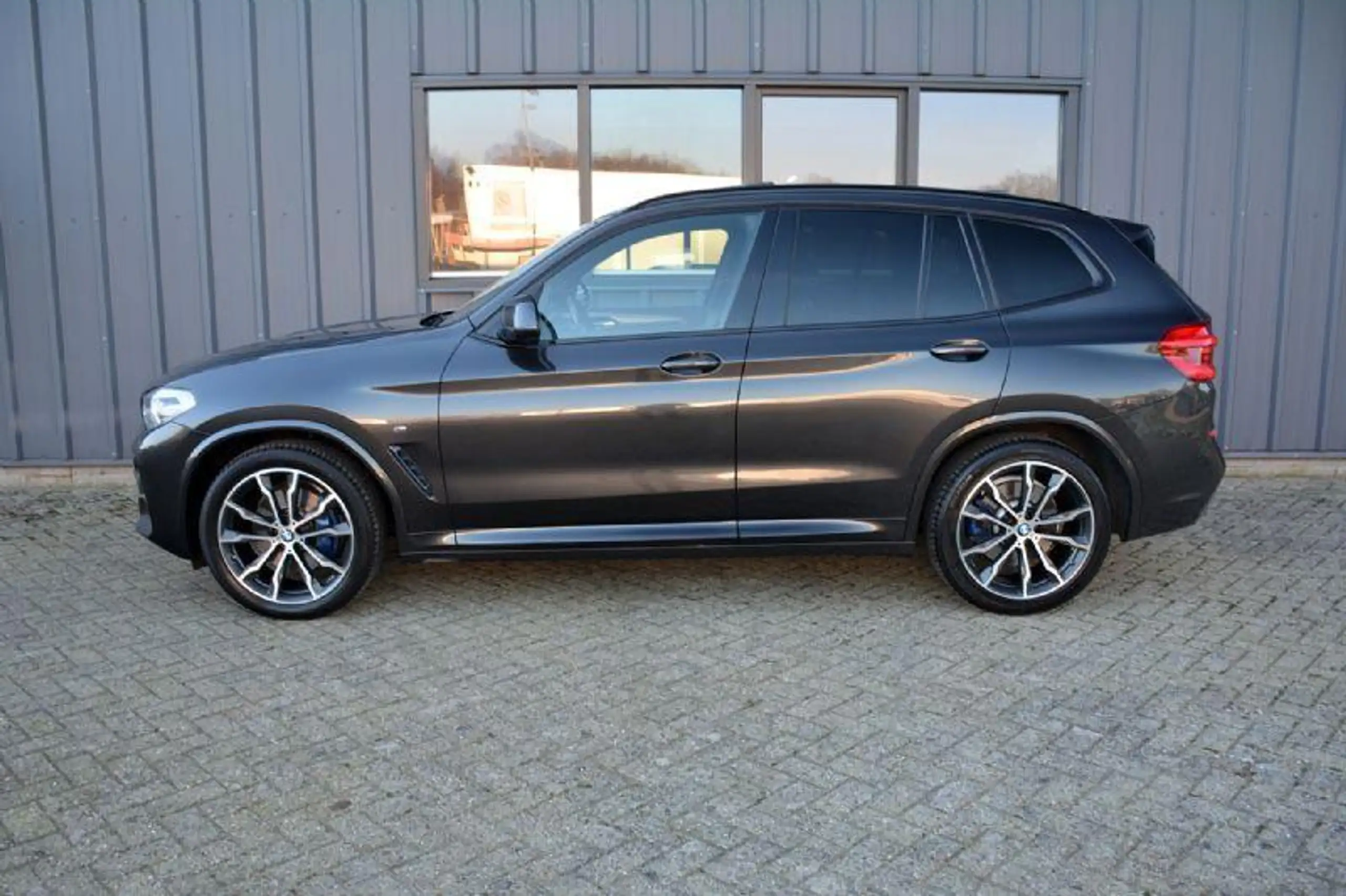 BMW - X3