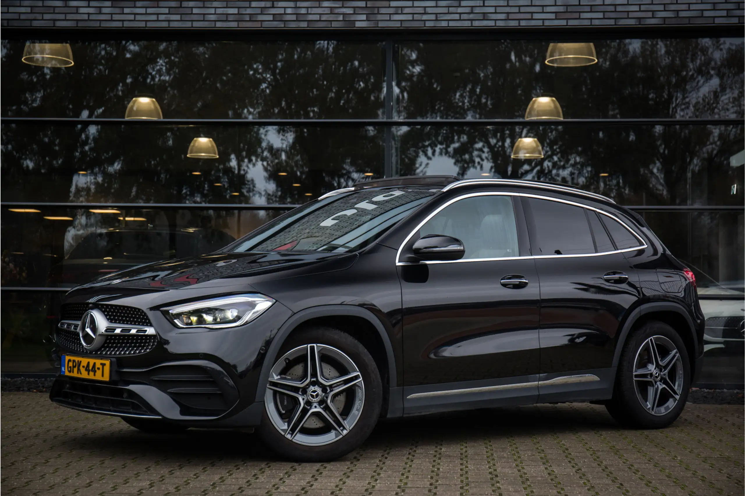 Mercedes-Benz - GLA 250