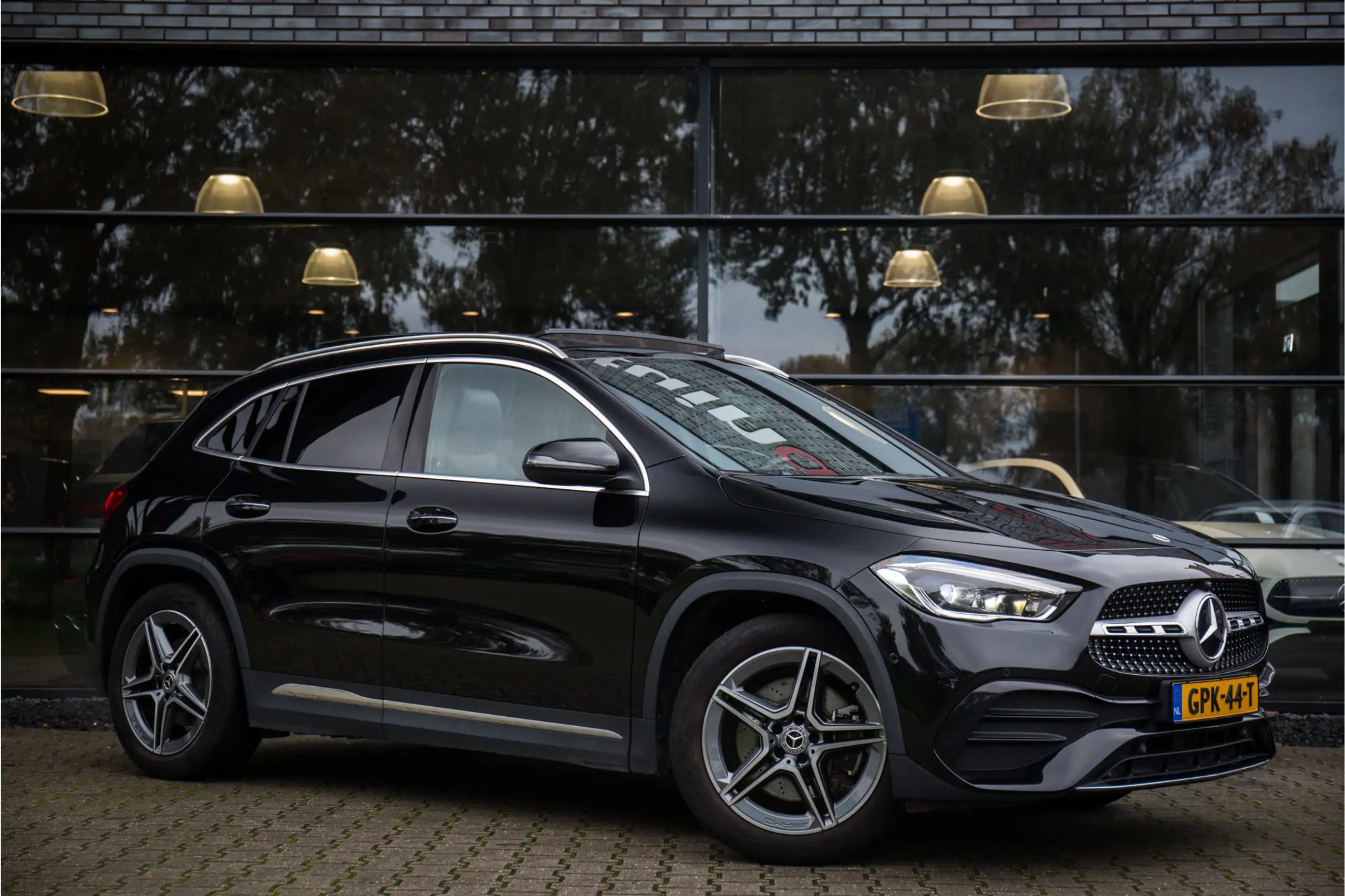 Mercedes-Benz - GLA 250