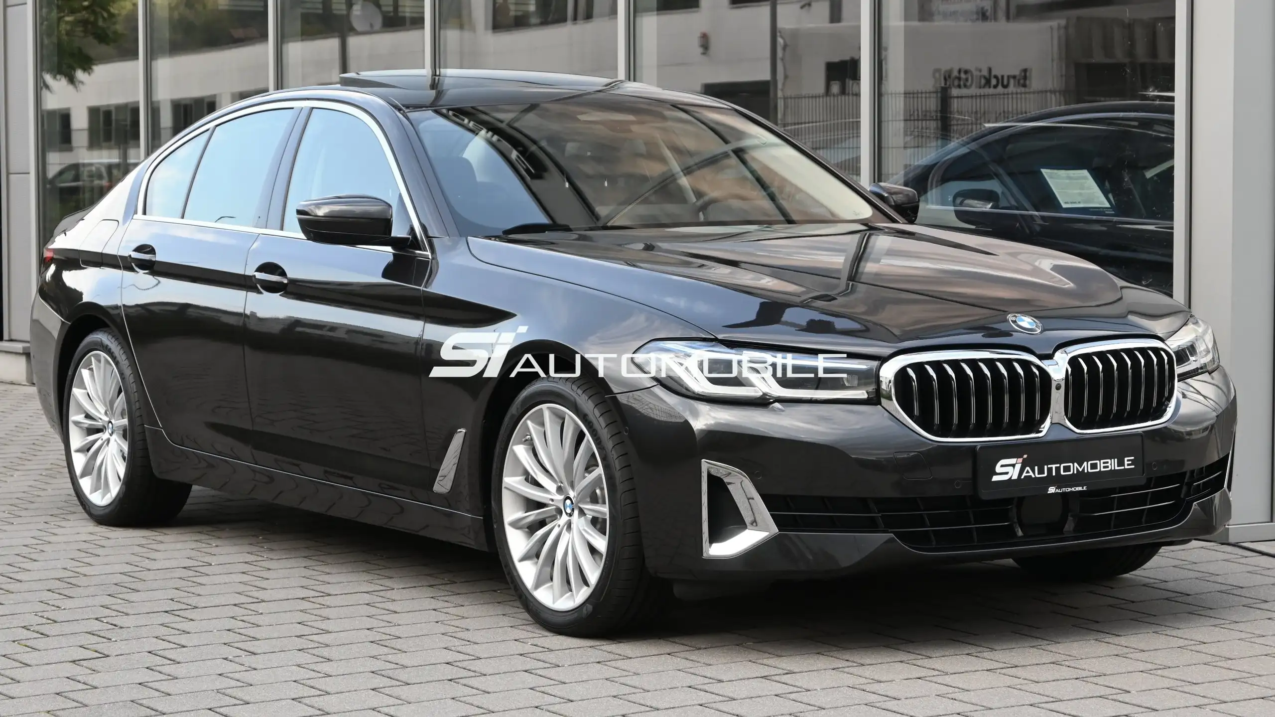 BMW - 520