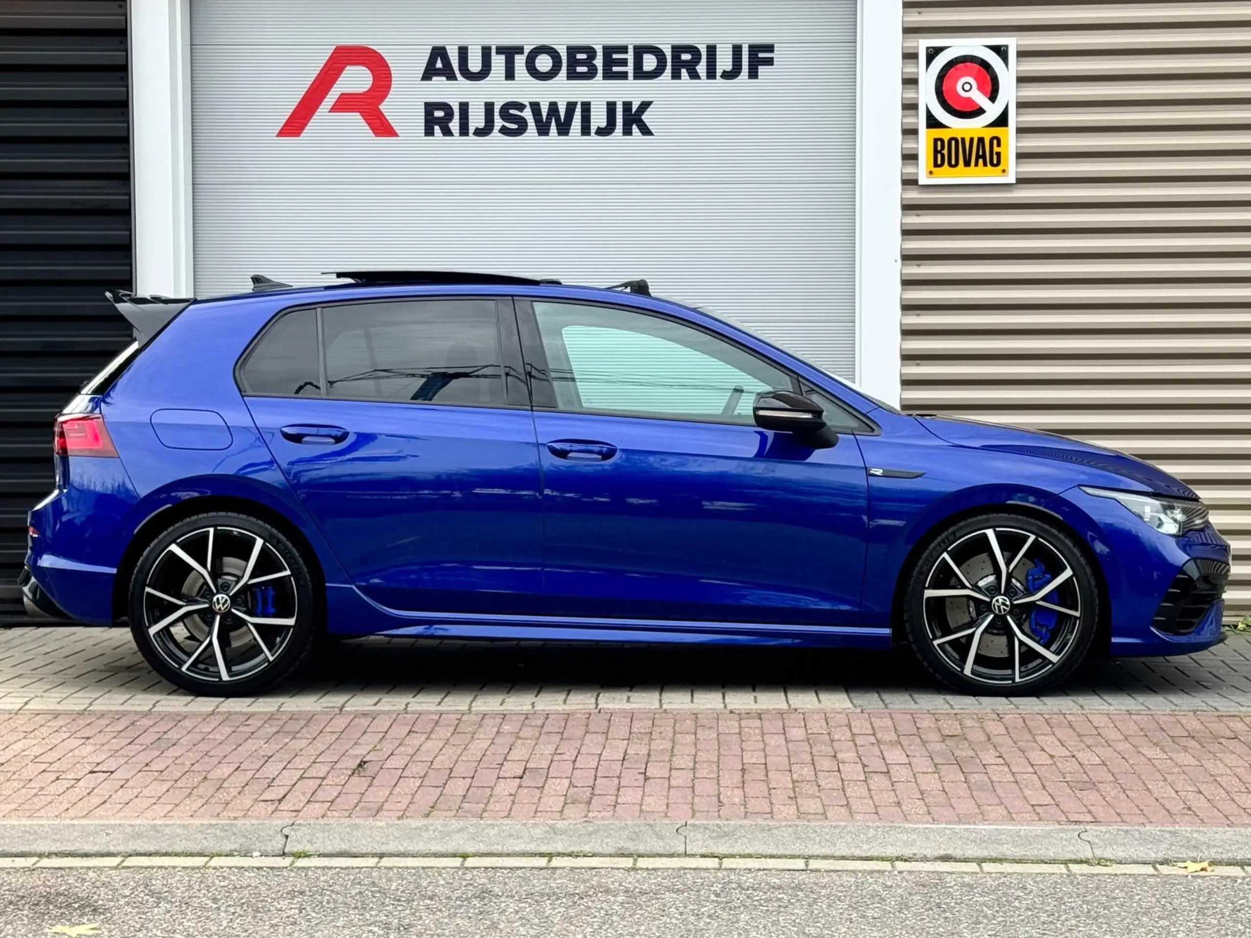 Volkswagen - Golf