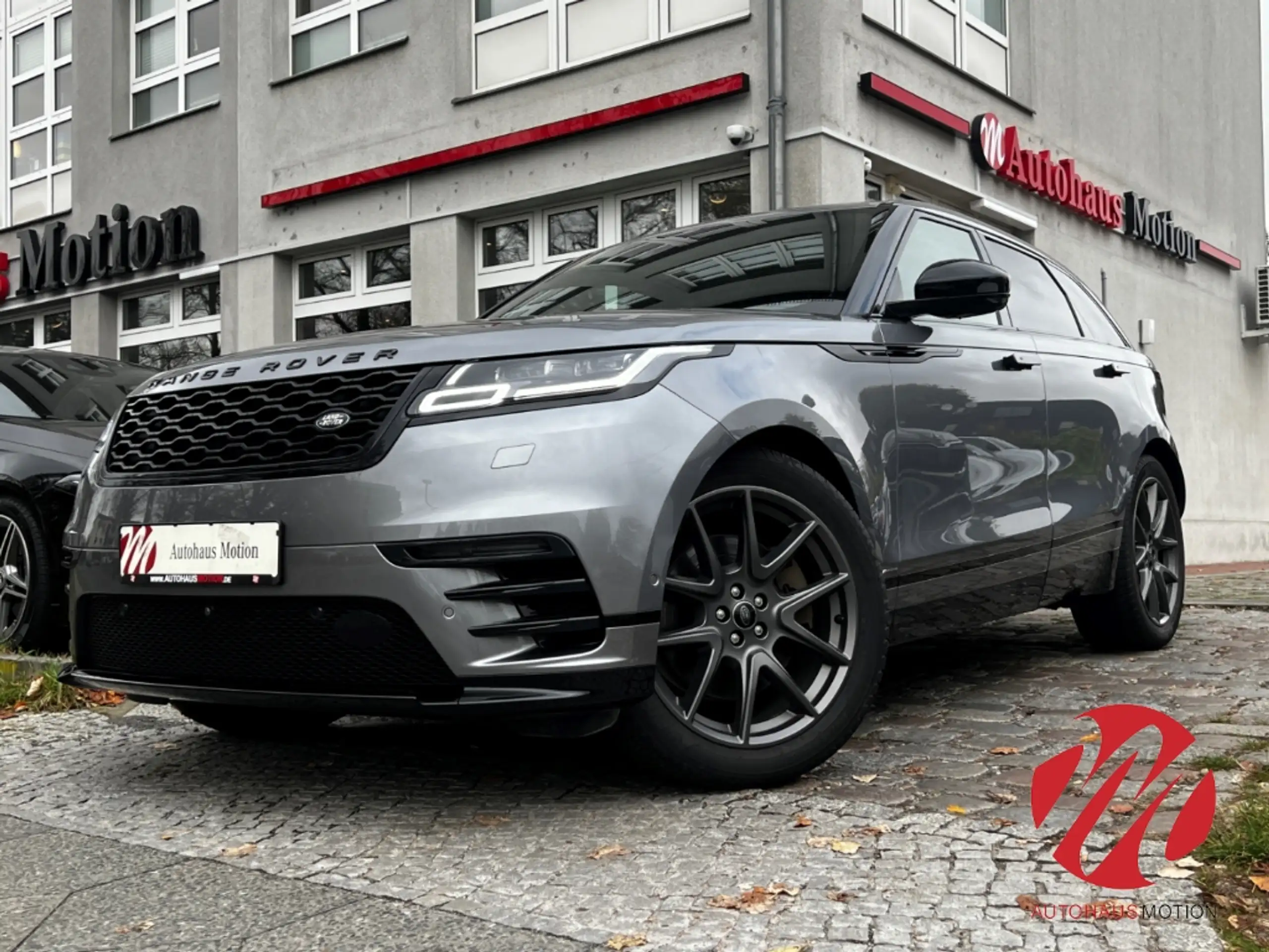 Land Rover - Range Rover Velar