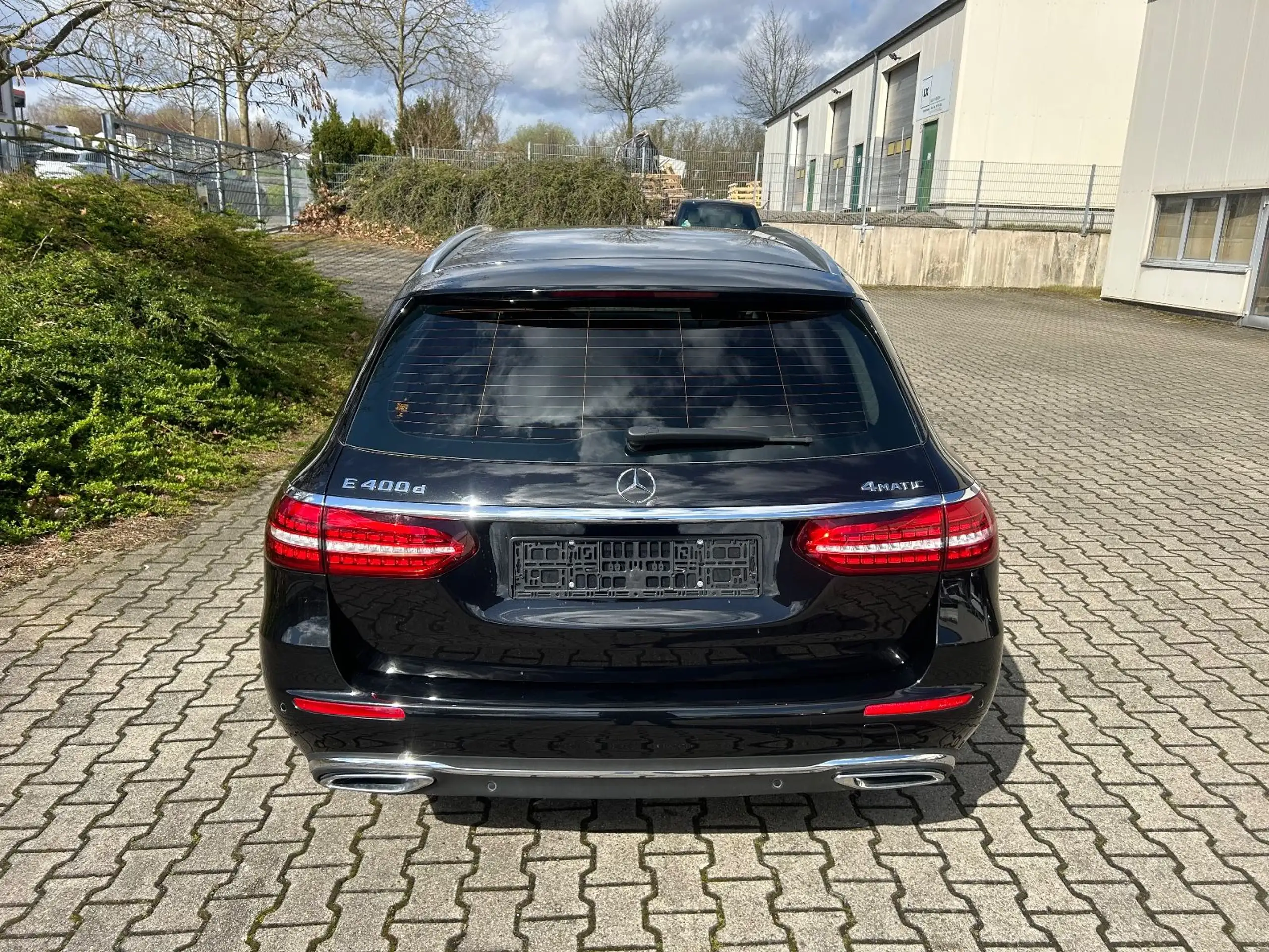 Mercedes-Benz - E 400