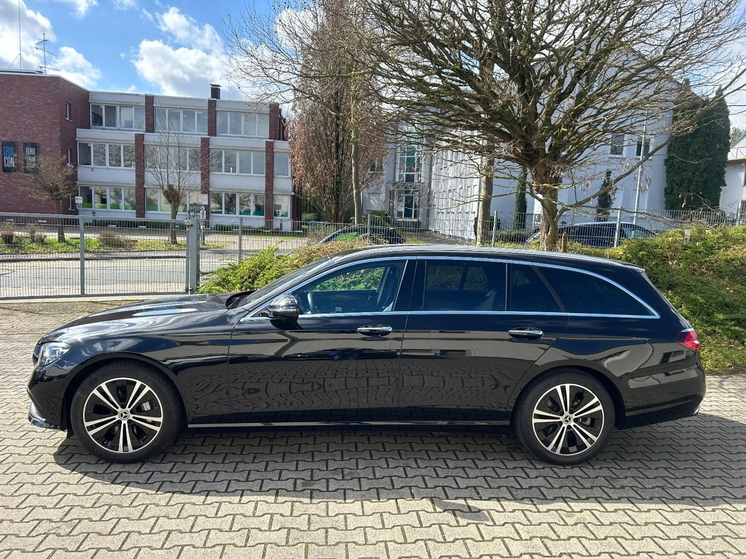 Mercedes-Benz - E 400