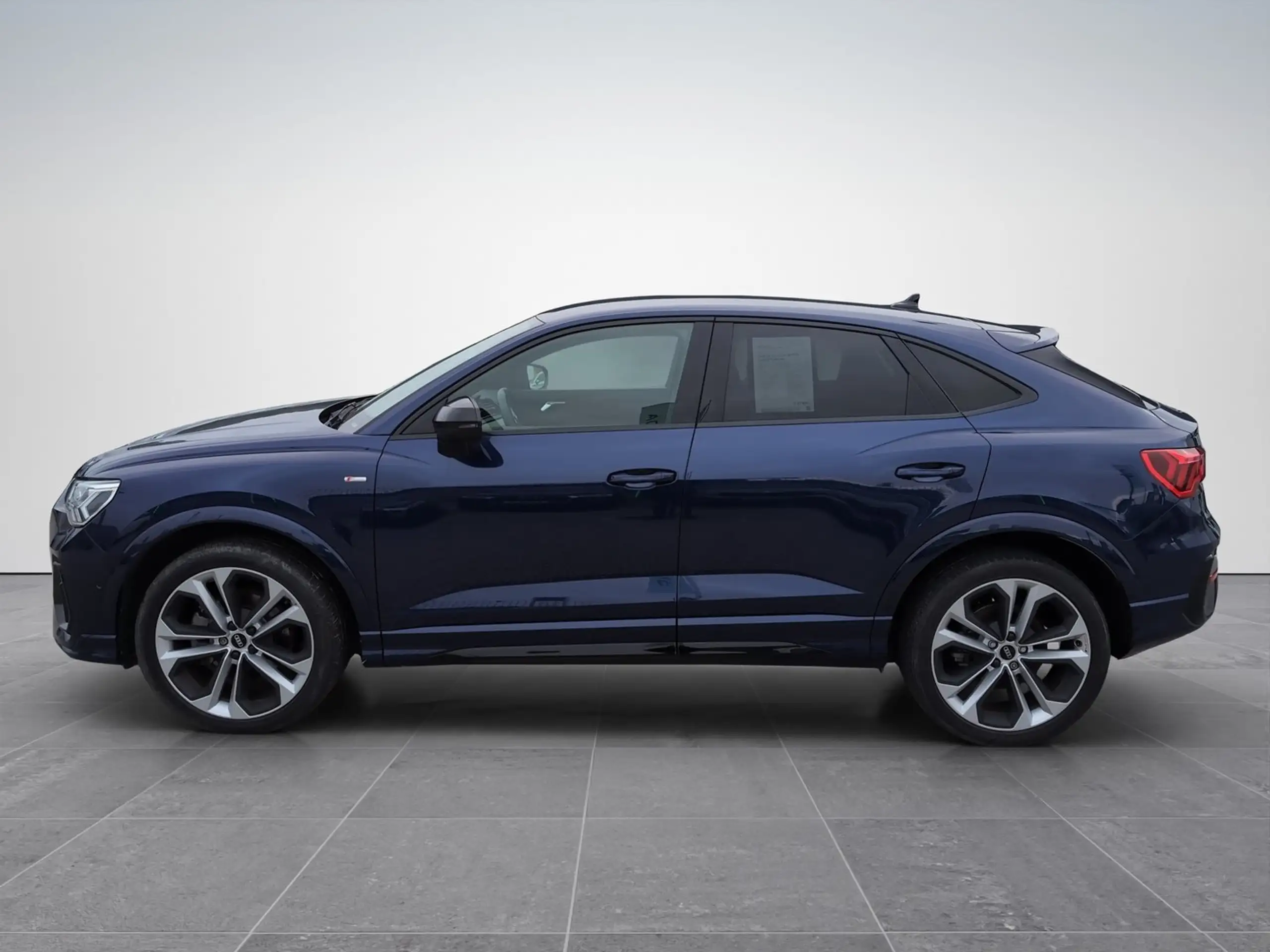 Audi - Q3