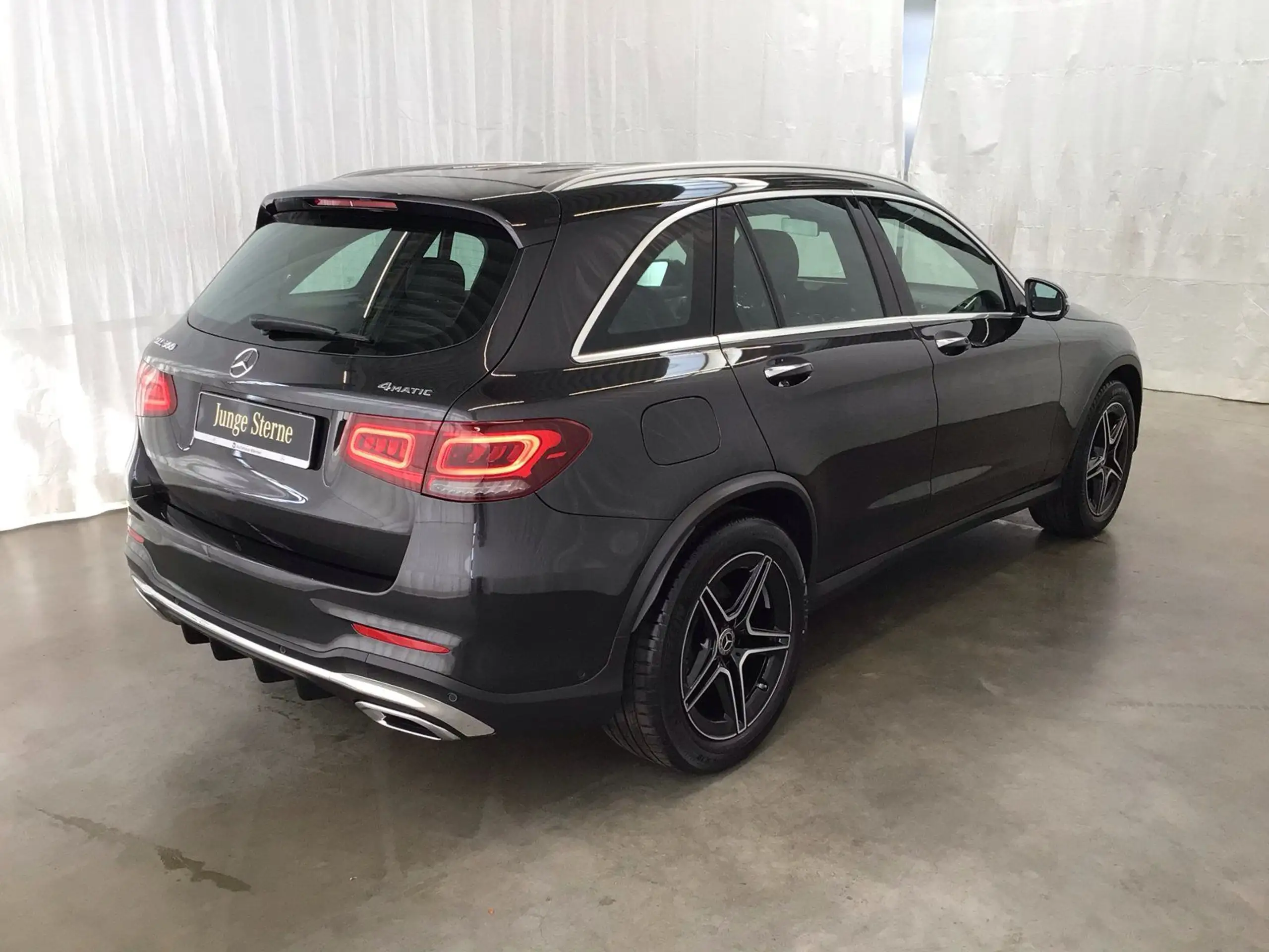 Mercedes-Benz - GLC 300