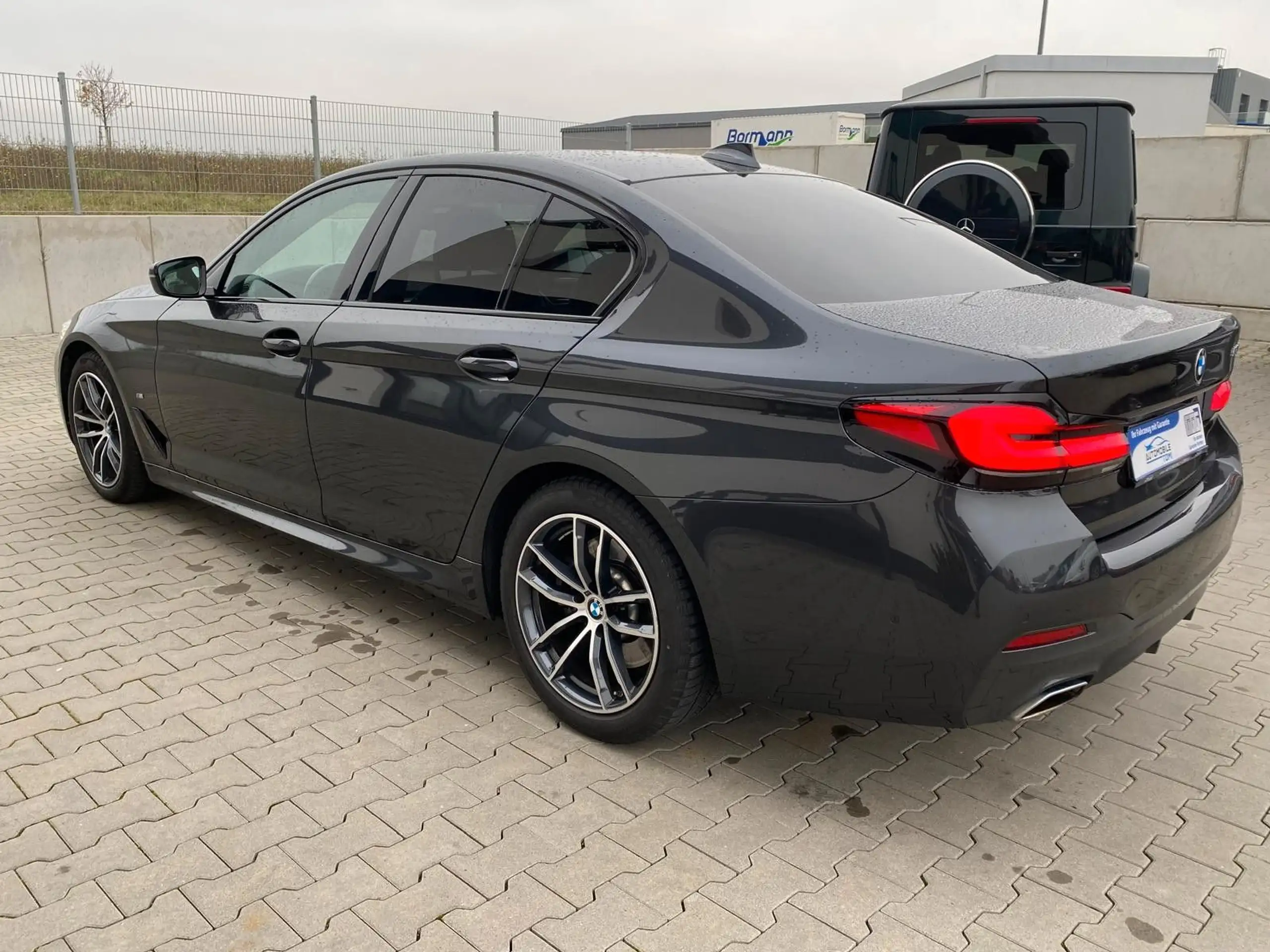 BMW - 530