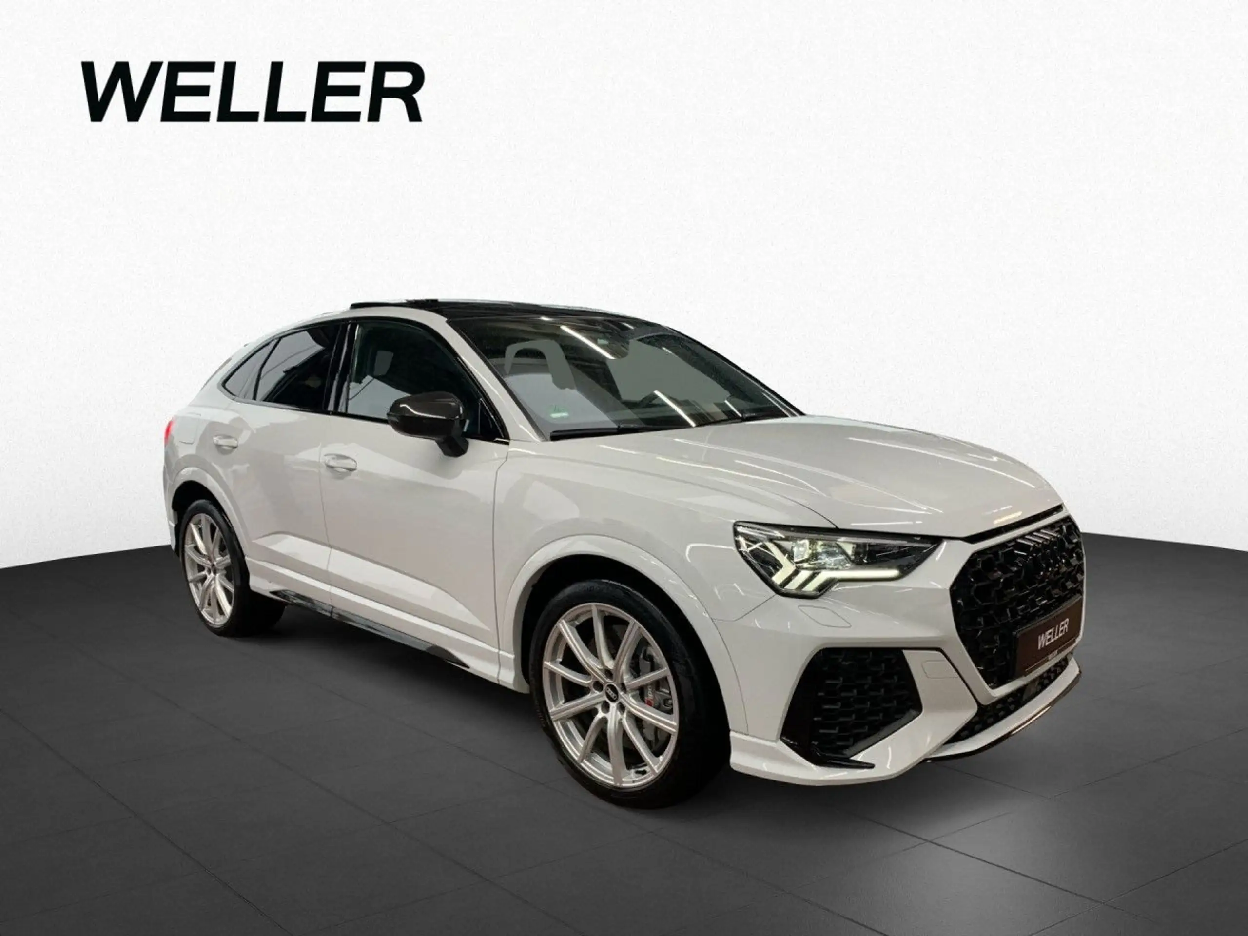 Audi - RS Q3