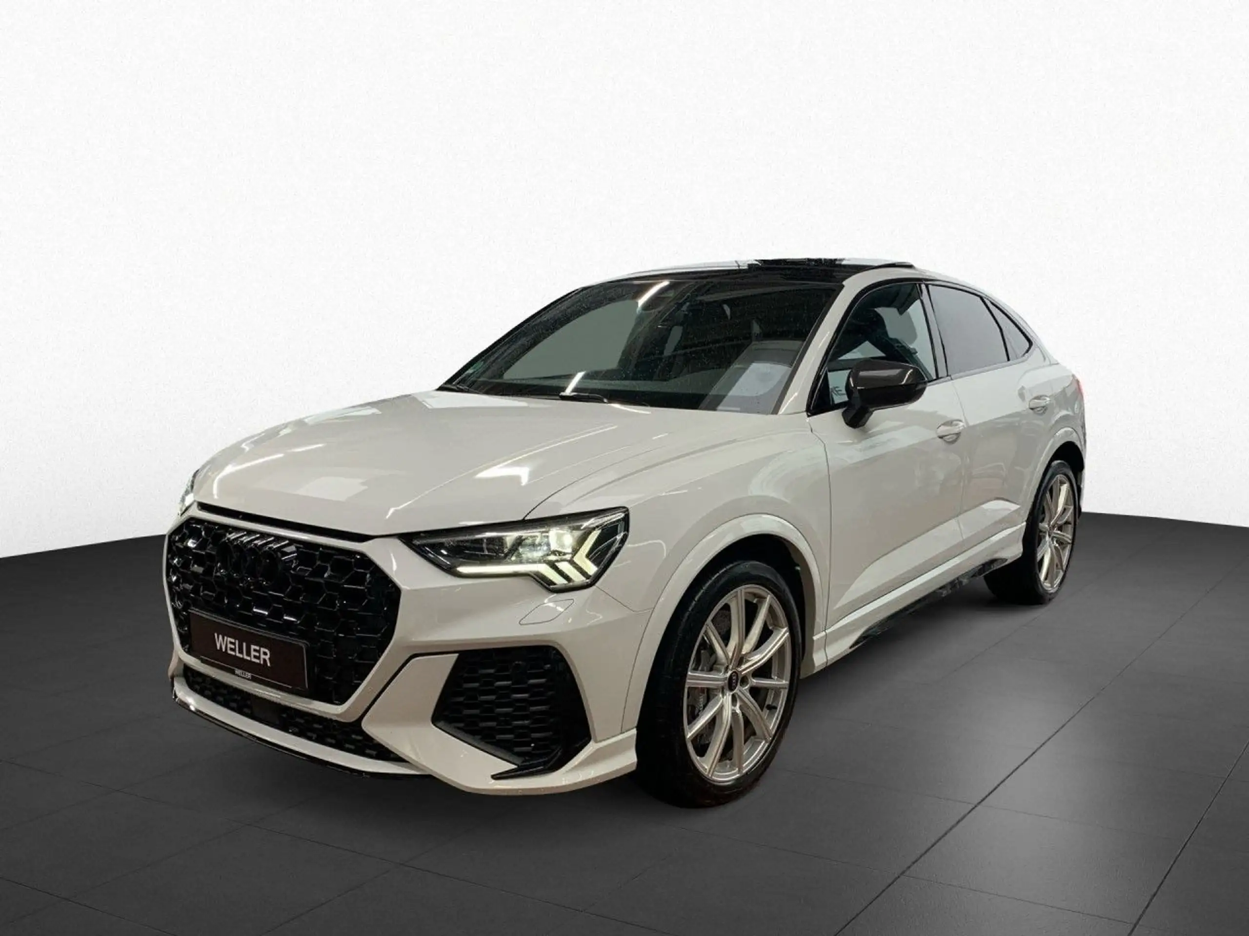 Audi - RS Q3