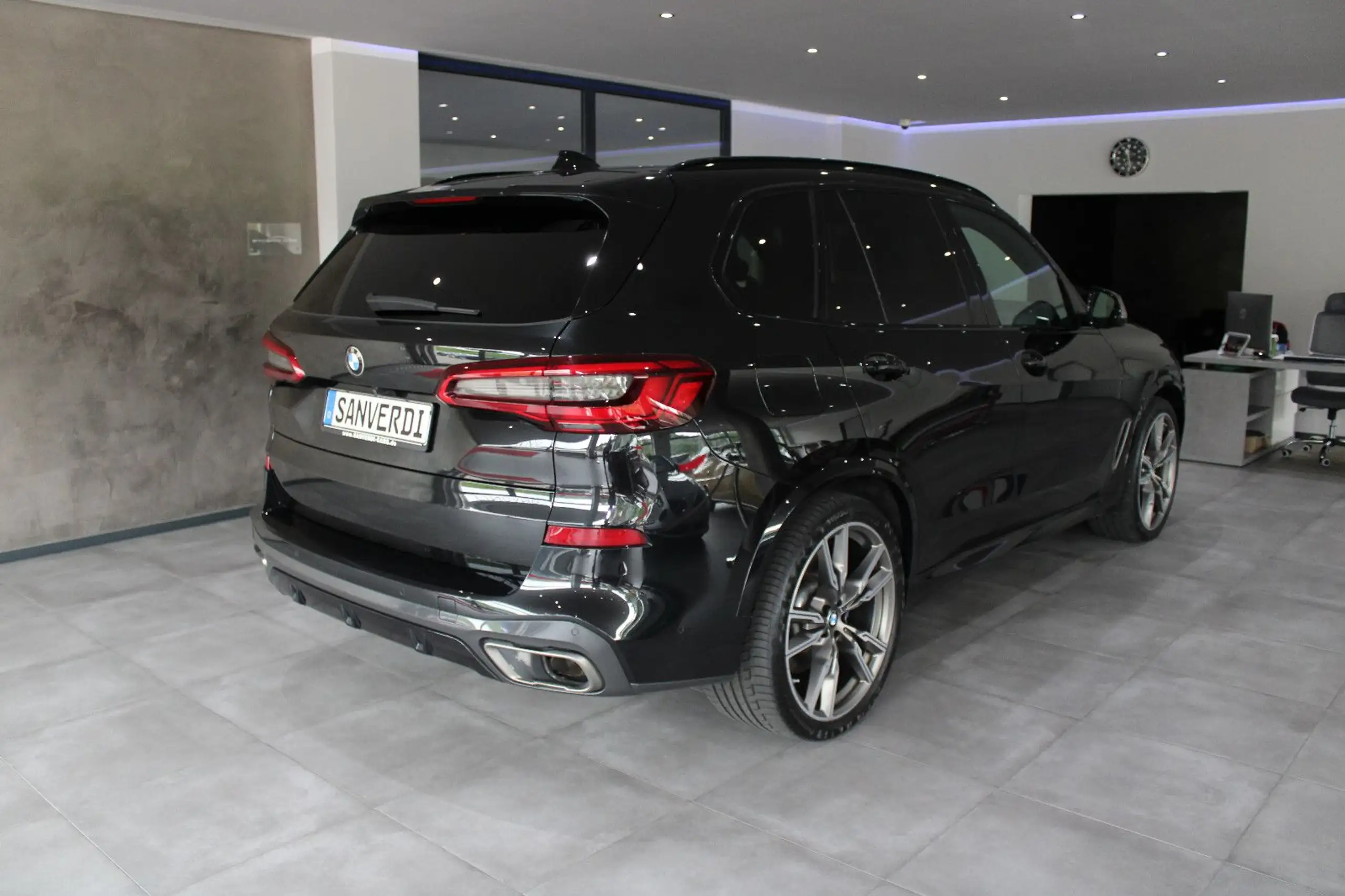 BMW - X5 M