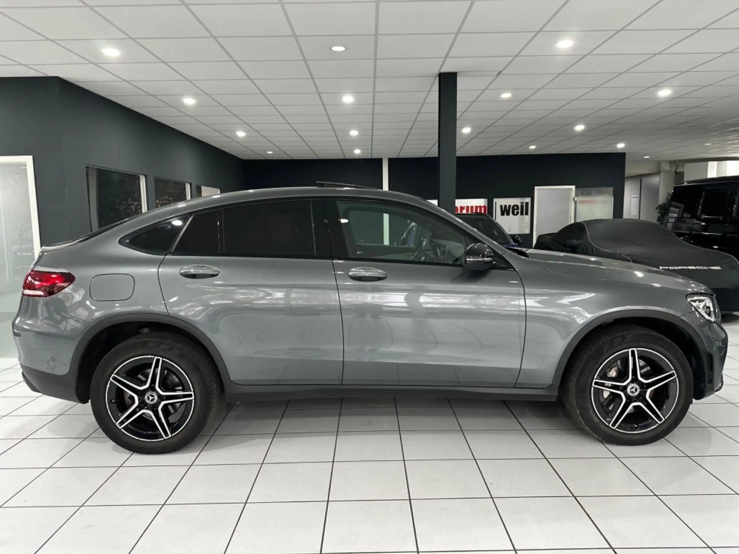 Mercedes-Benz - GLC 300