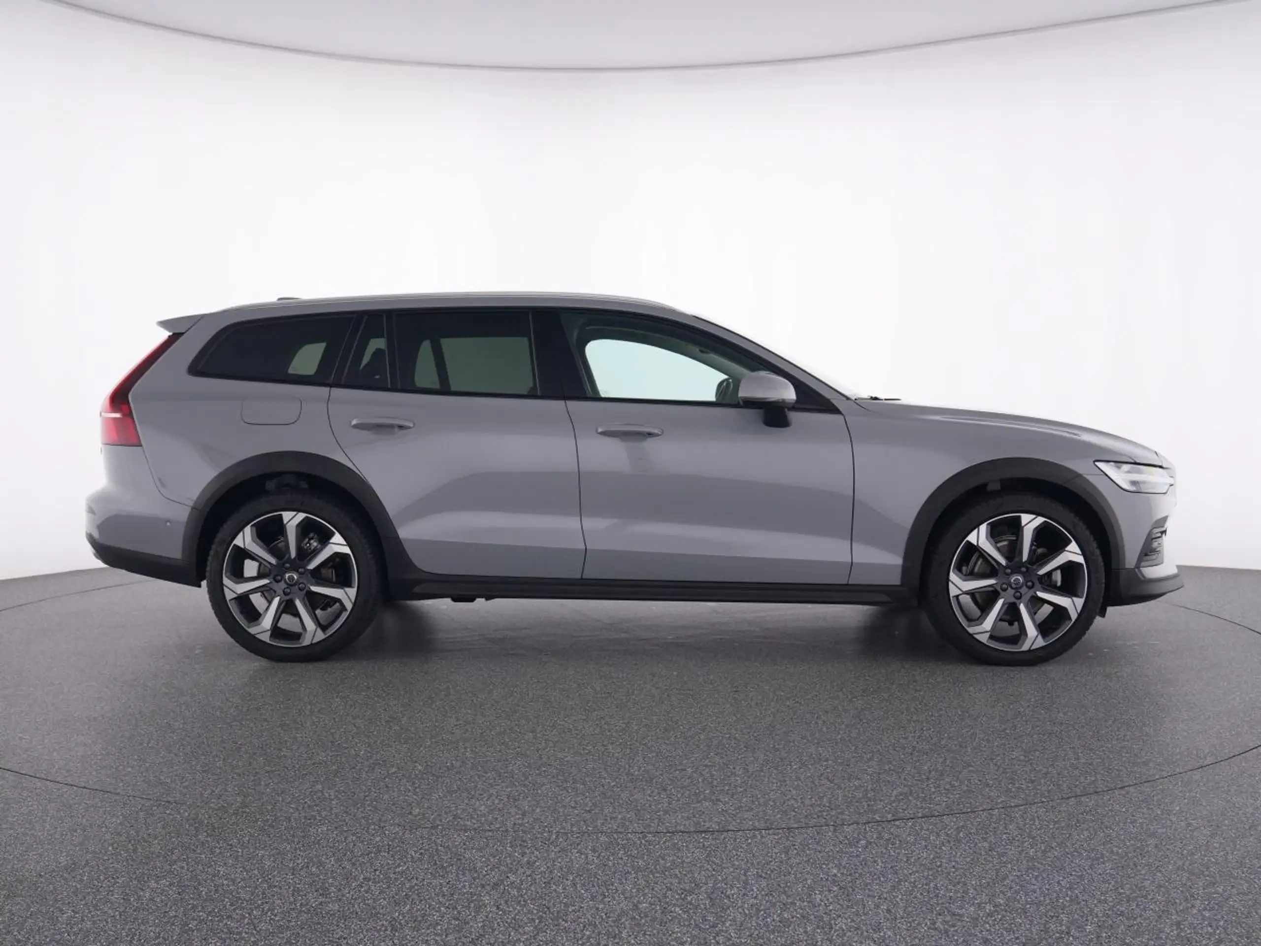 Volvo - V60 Cross Country