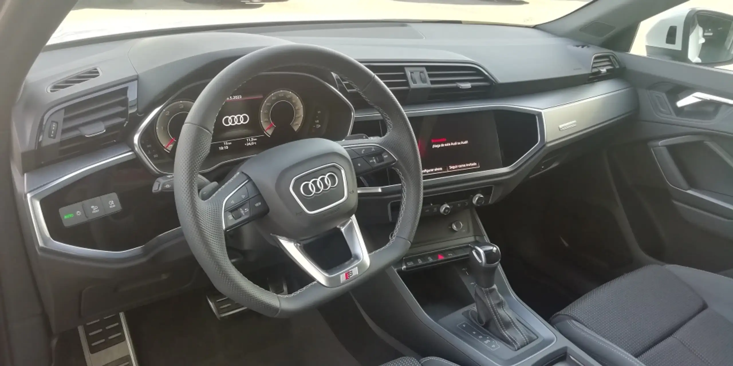 Audi - Q3