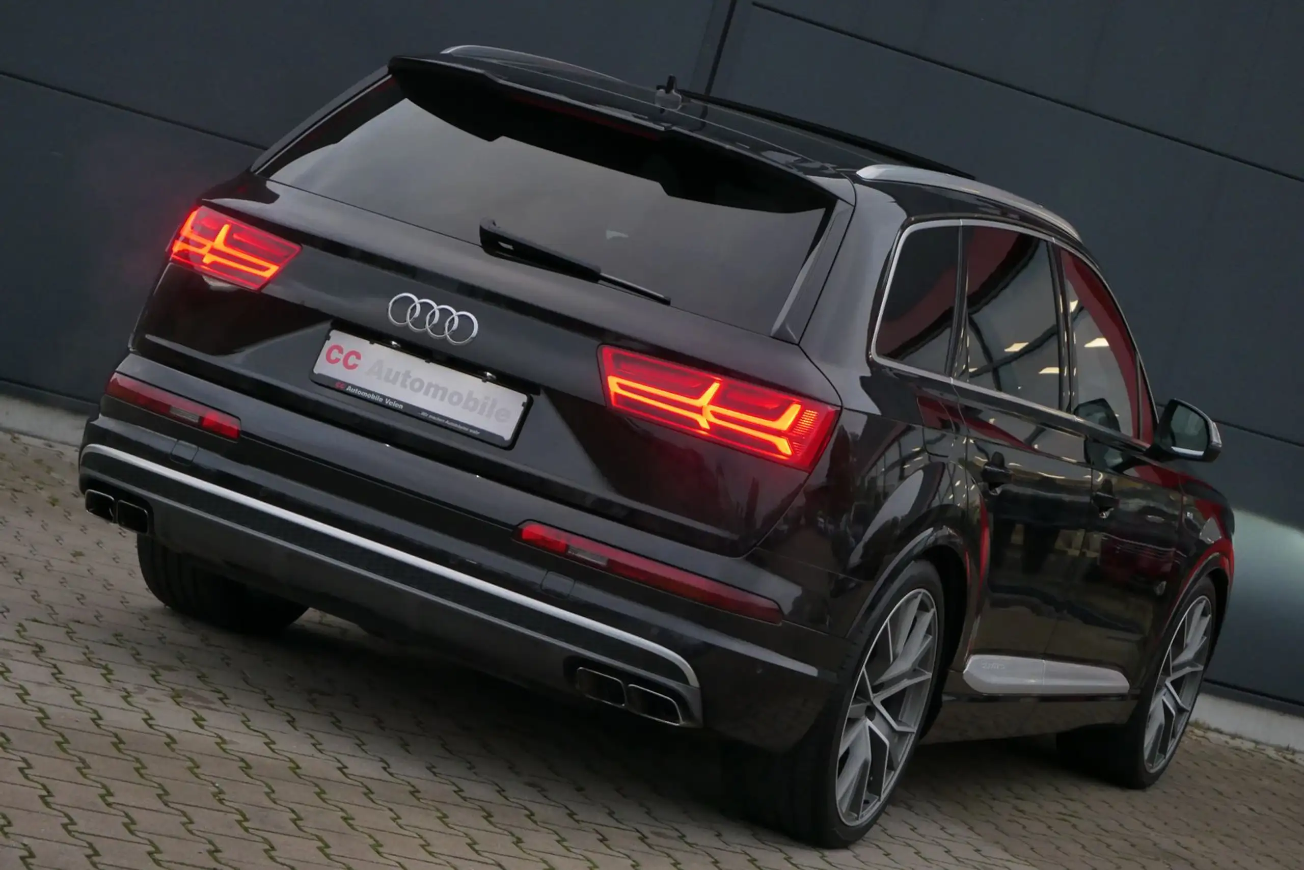 Audi - SQ7