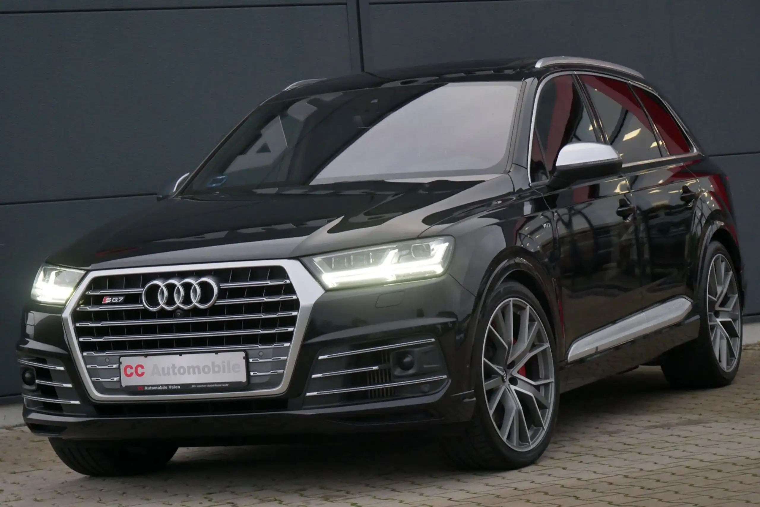 Audi - SQ7