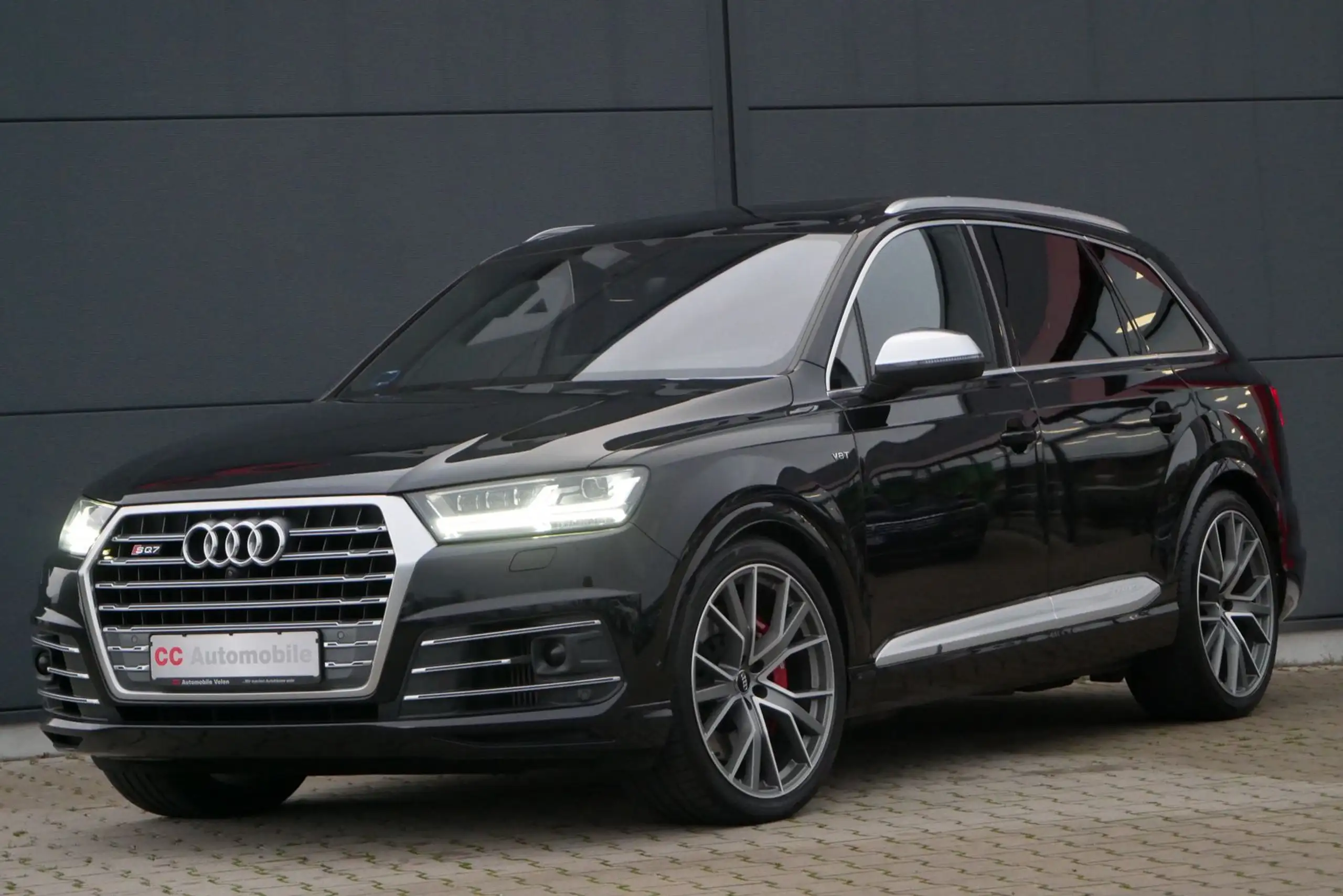 Audi - SQ7