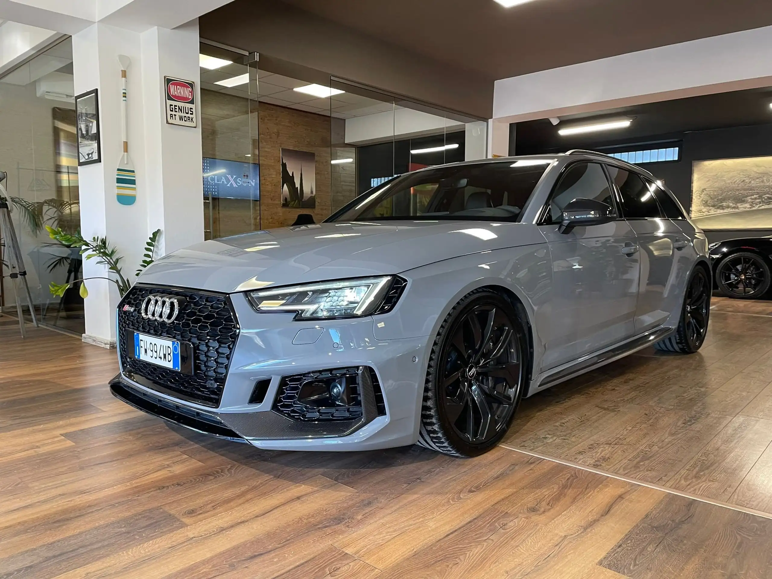 Audi - RS4