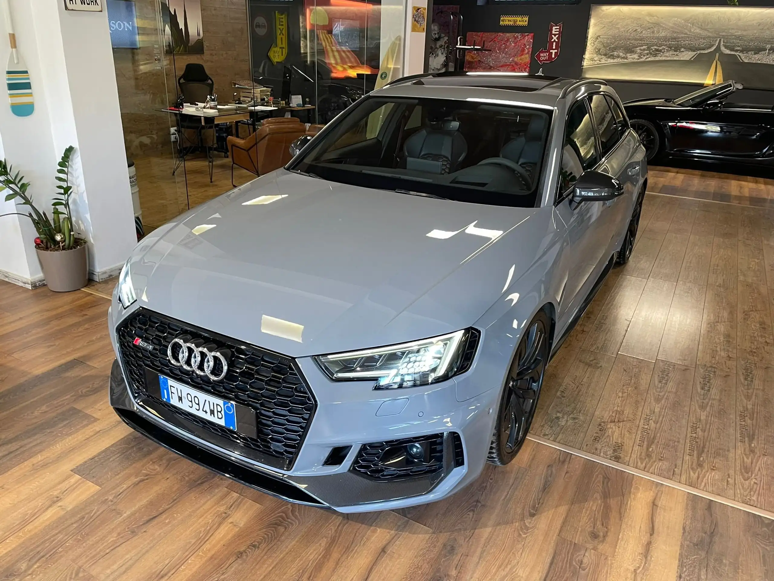 Audi - RS4