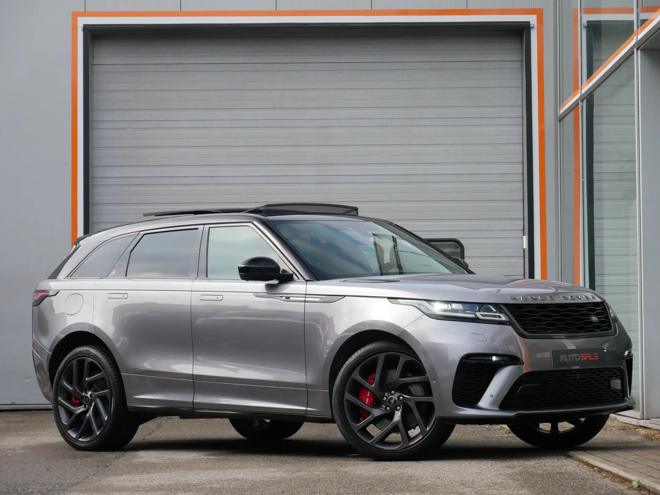 Land Rover - Range Rover Velar