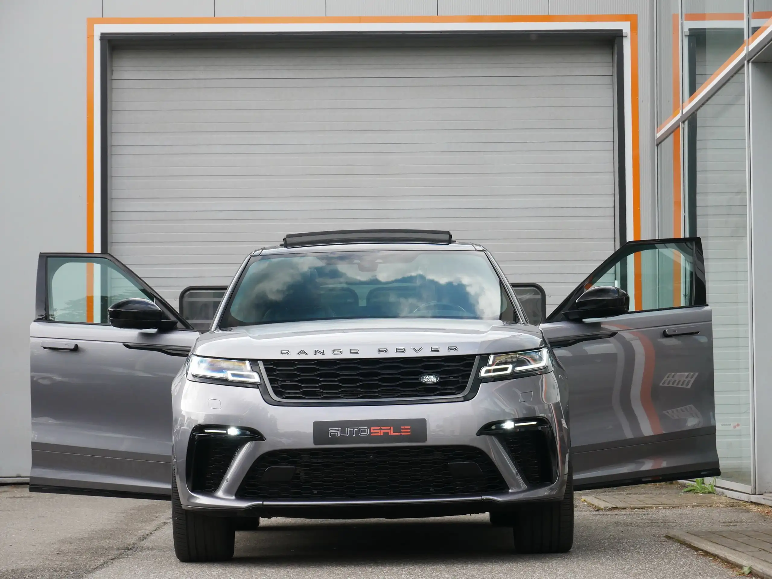 Land Rover - Range Rover Velar