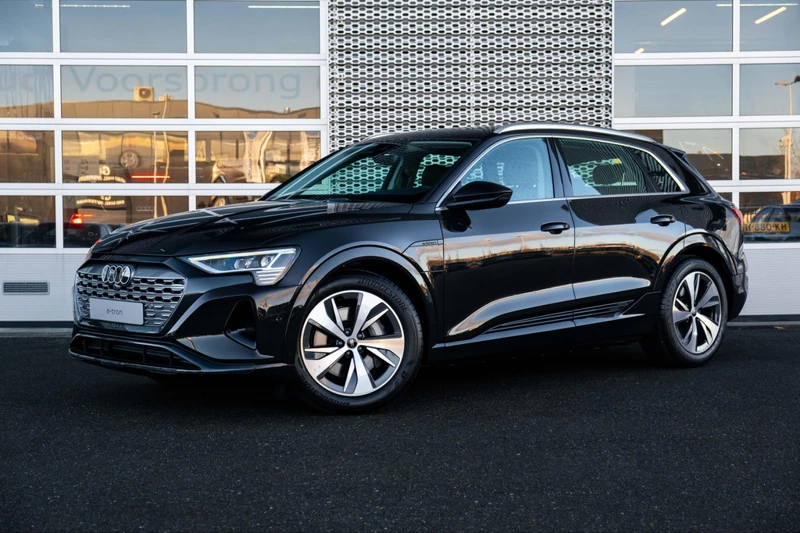 Audi - Q8