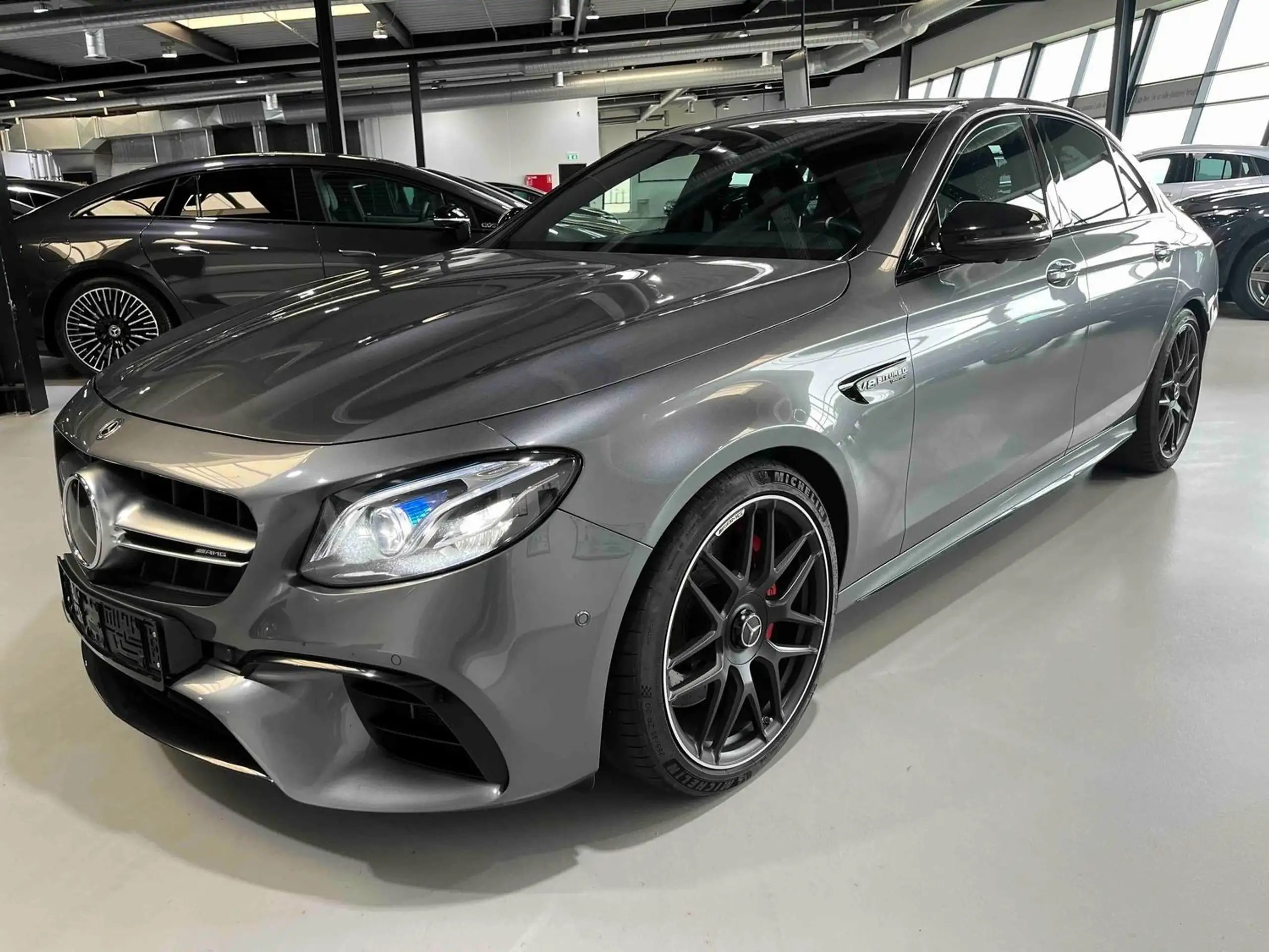 Mercedes-Benz - E 63 AMG