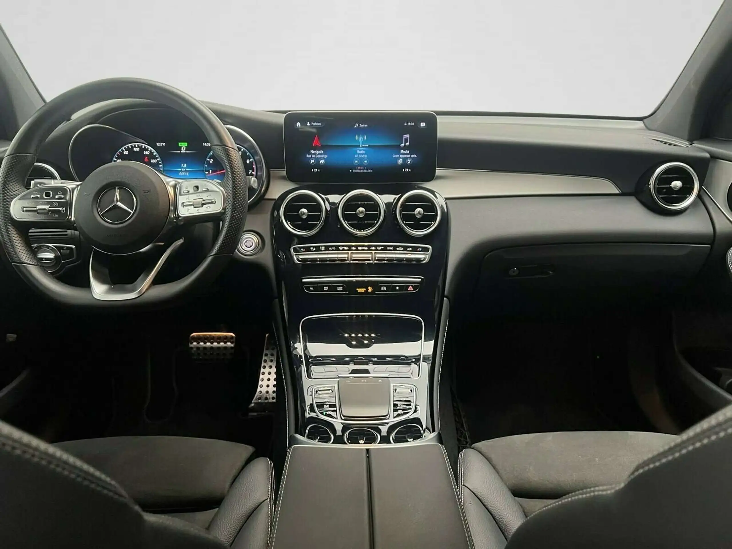 Mercedes-Benz - GLC 200