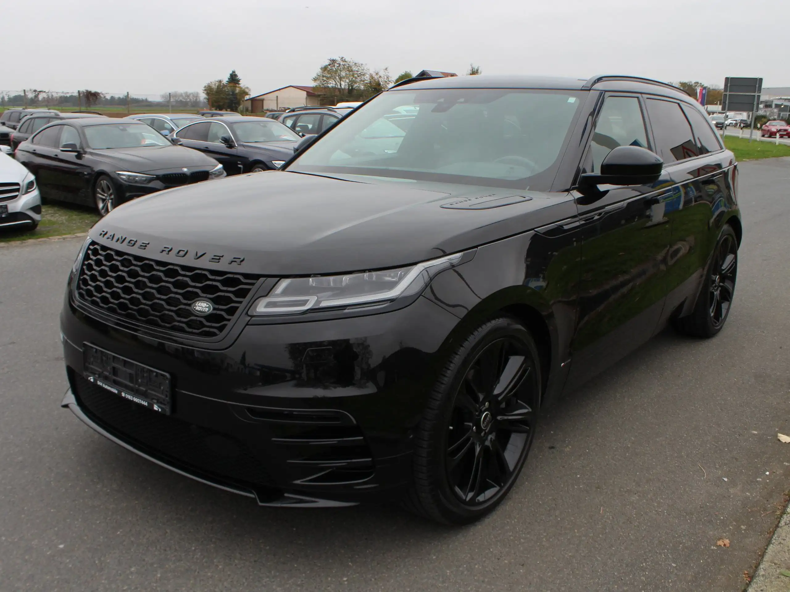 Land Rover - Range Rover Velar