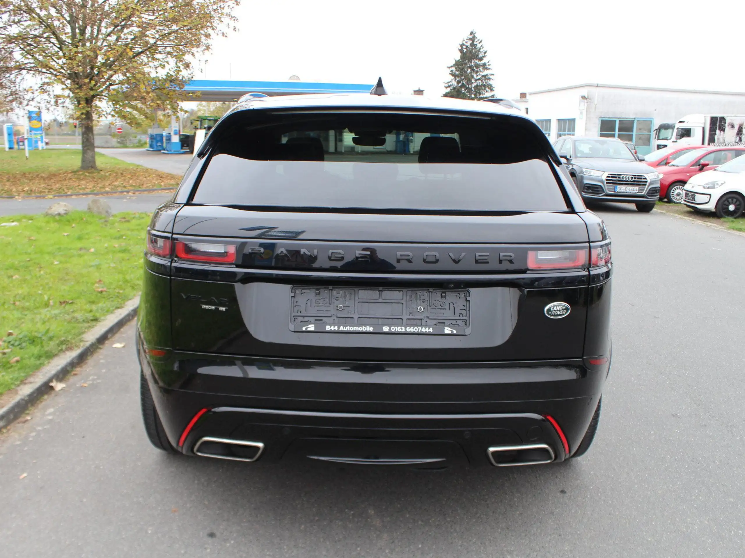 Land Rover - Range Rover Velar