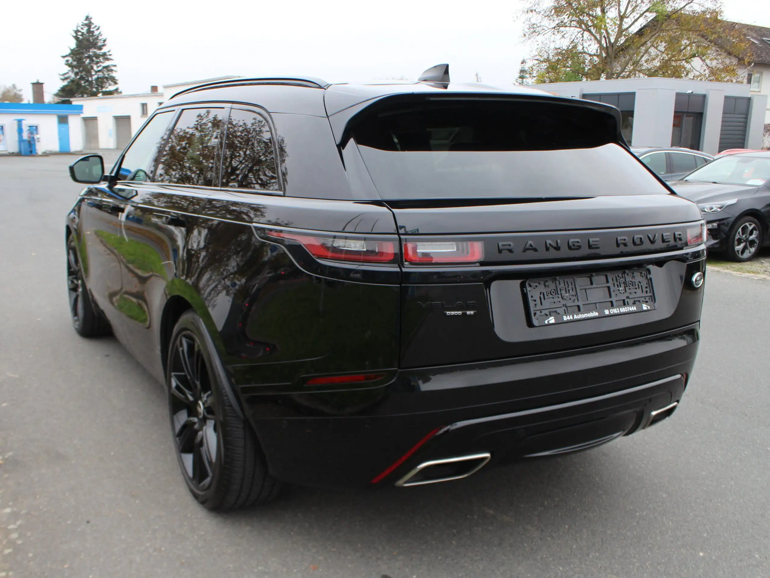 Land Rover - Range Rover Velar