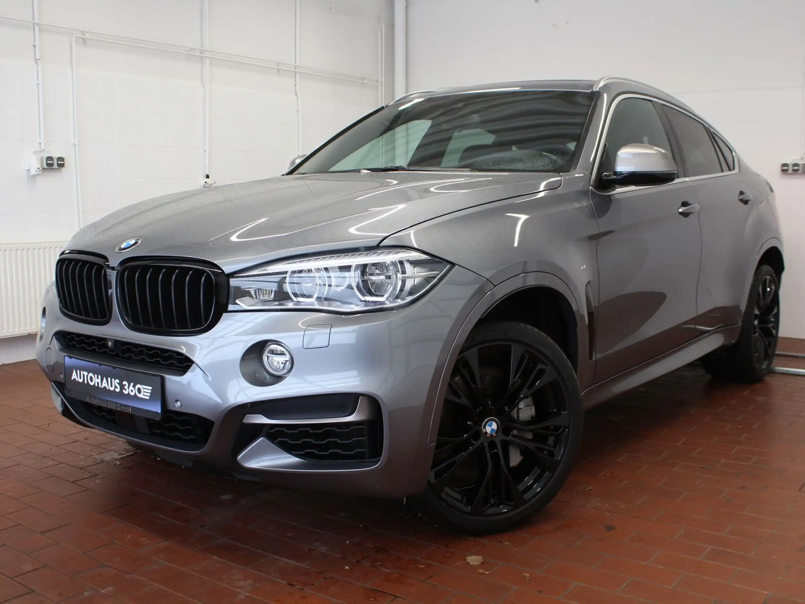 BMW - X6 M