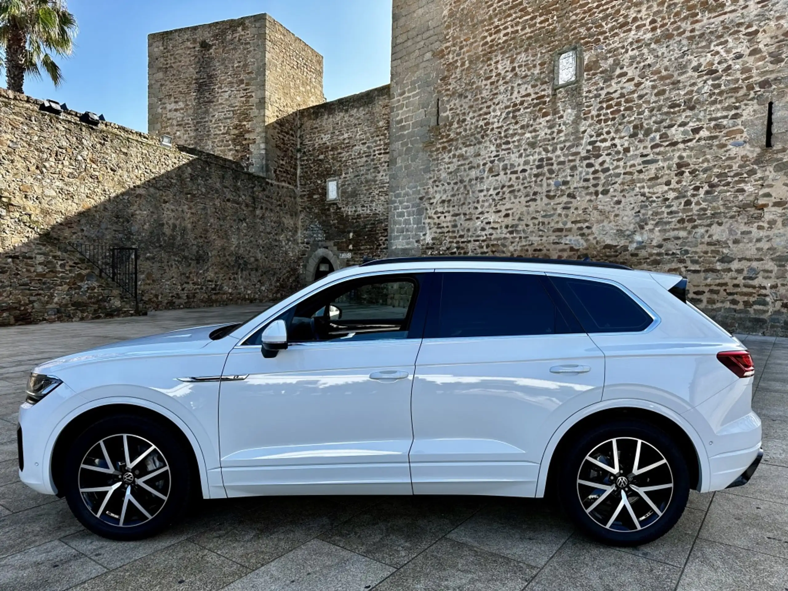 Volkswagen - Touareg