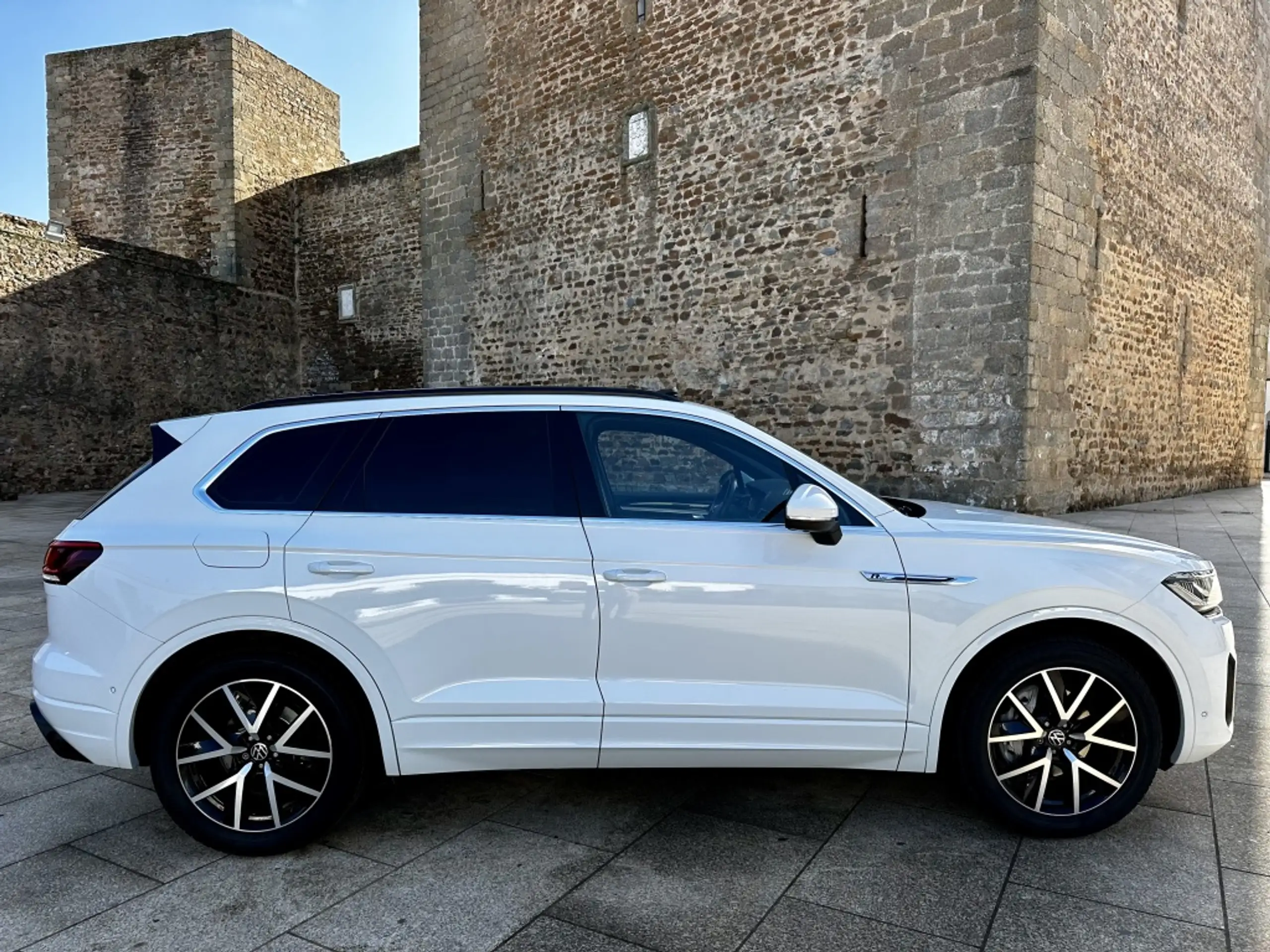 Volkswagen - Touareg