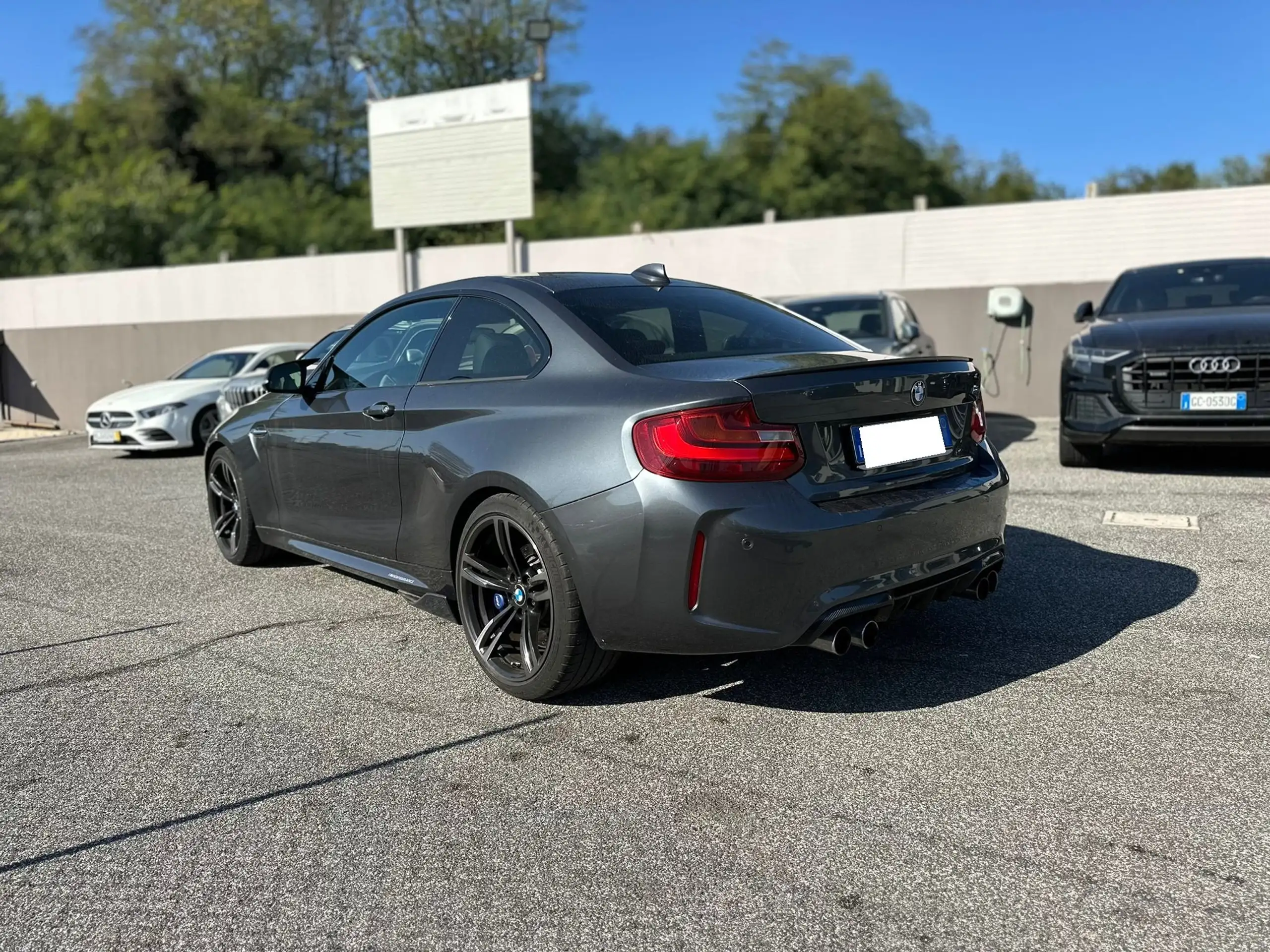 BMW - M2