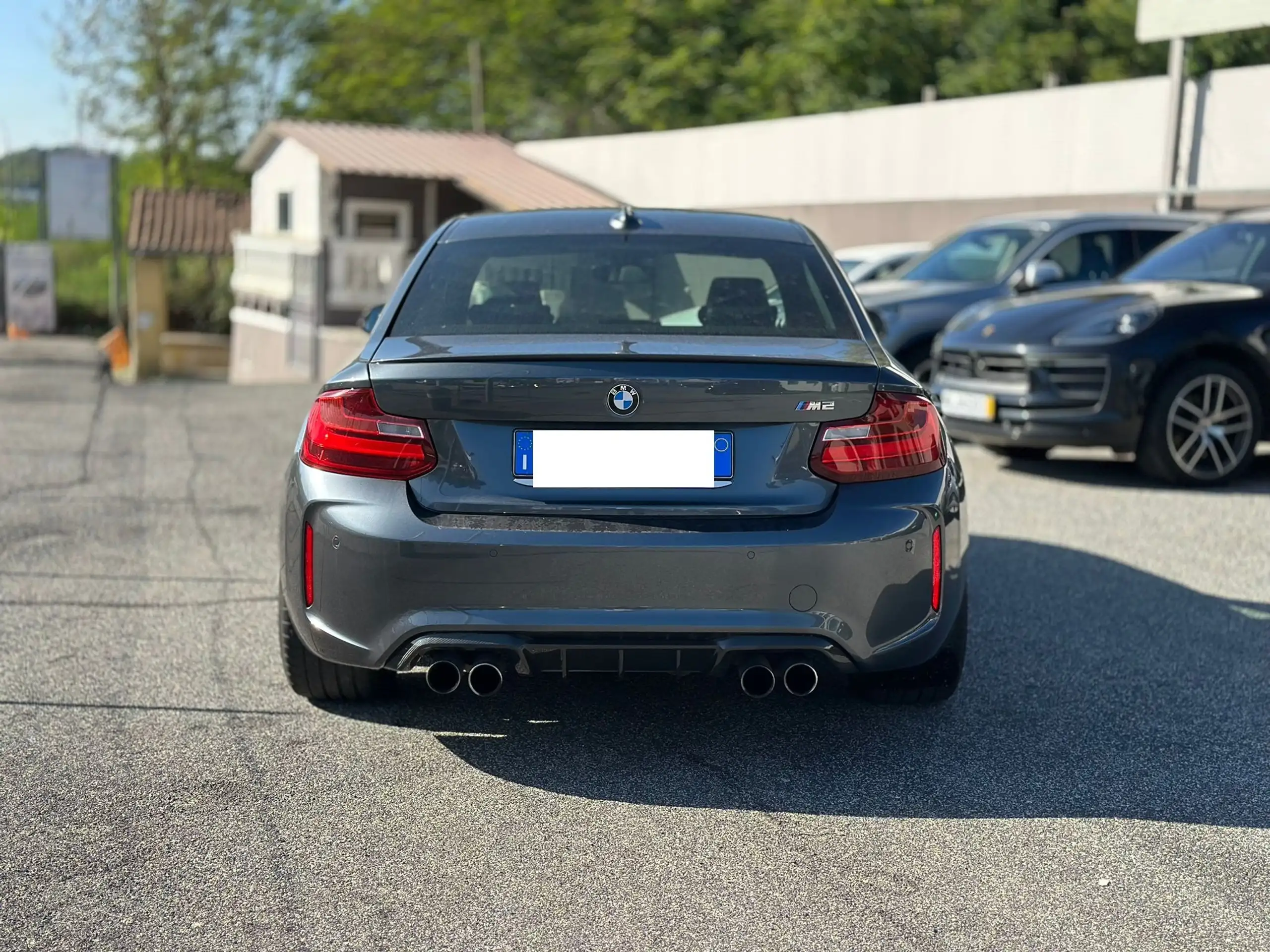 BMW - M2