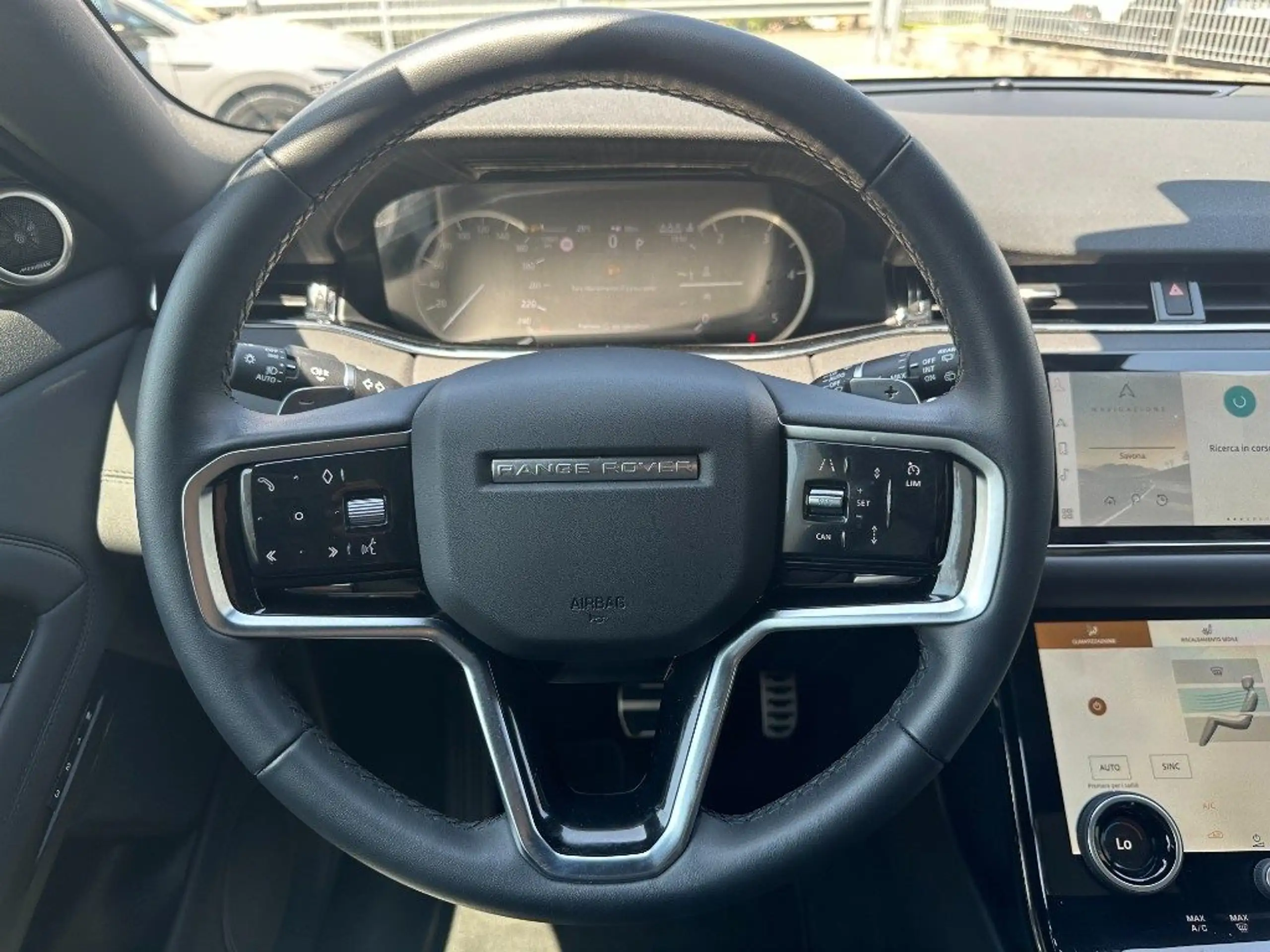 Land Rover - Range Rover Evoque