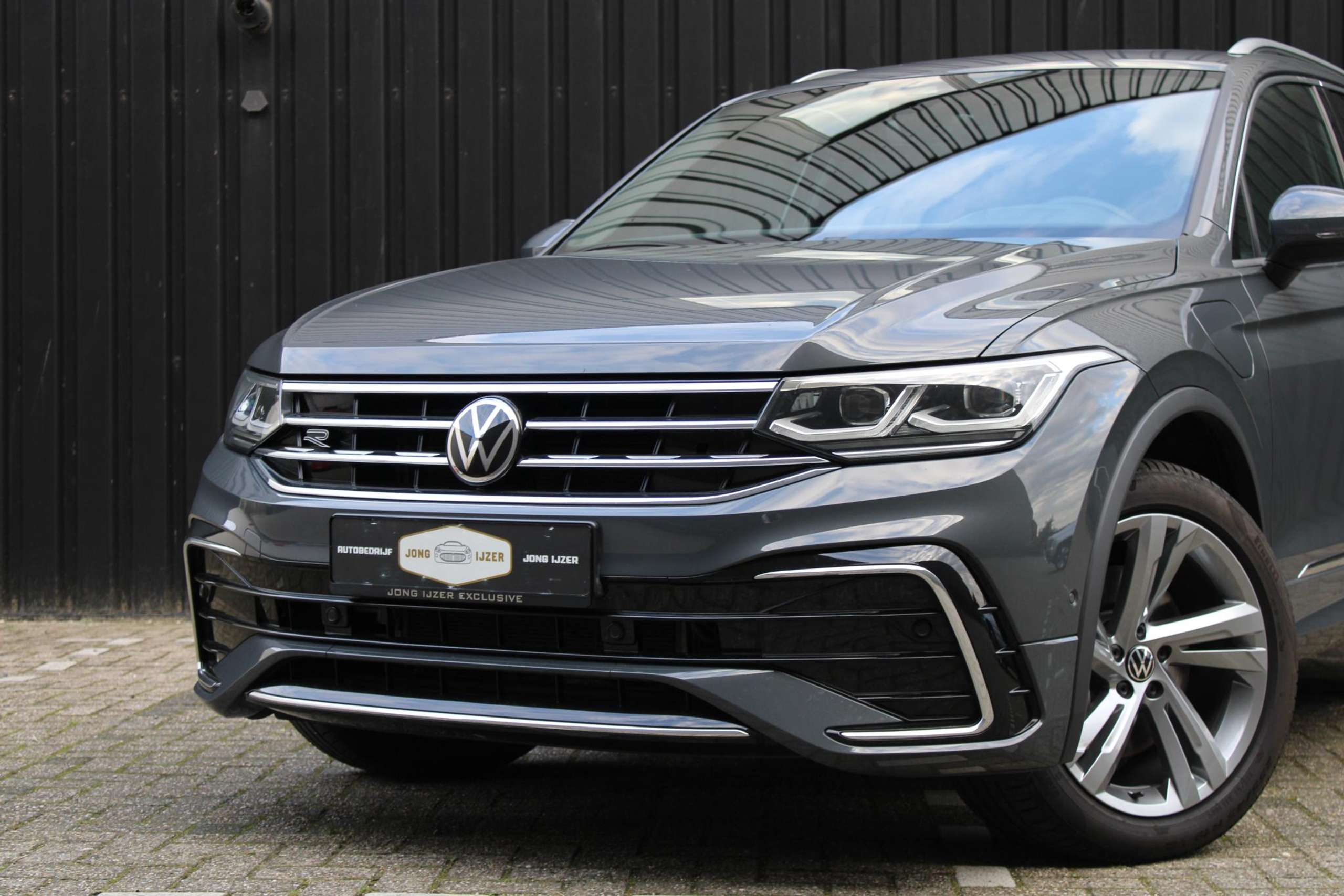 Volkswagen - Tiguan