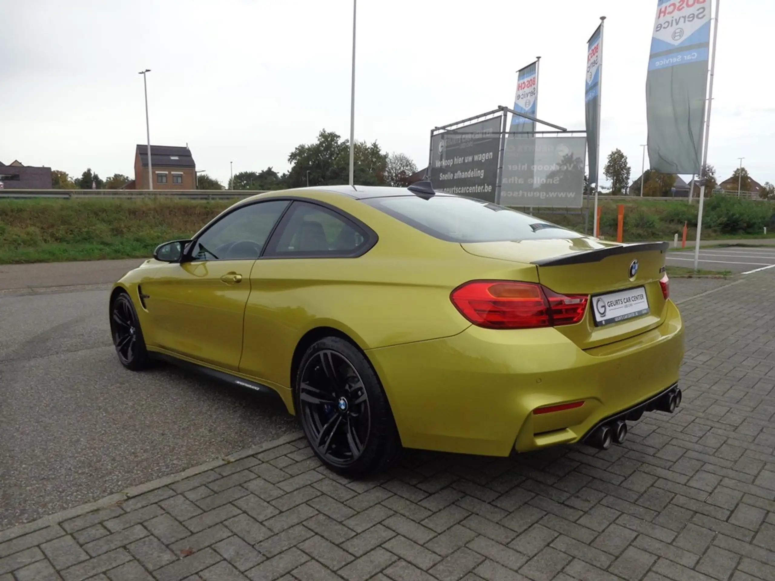 BMW - M4