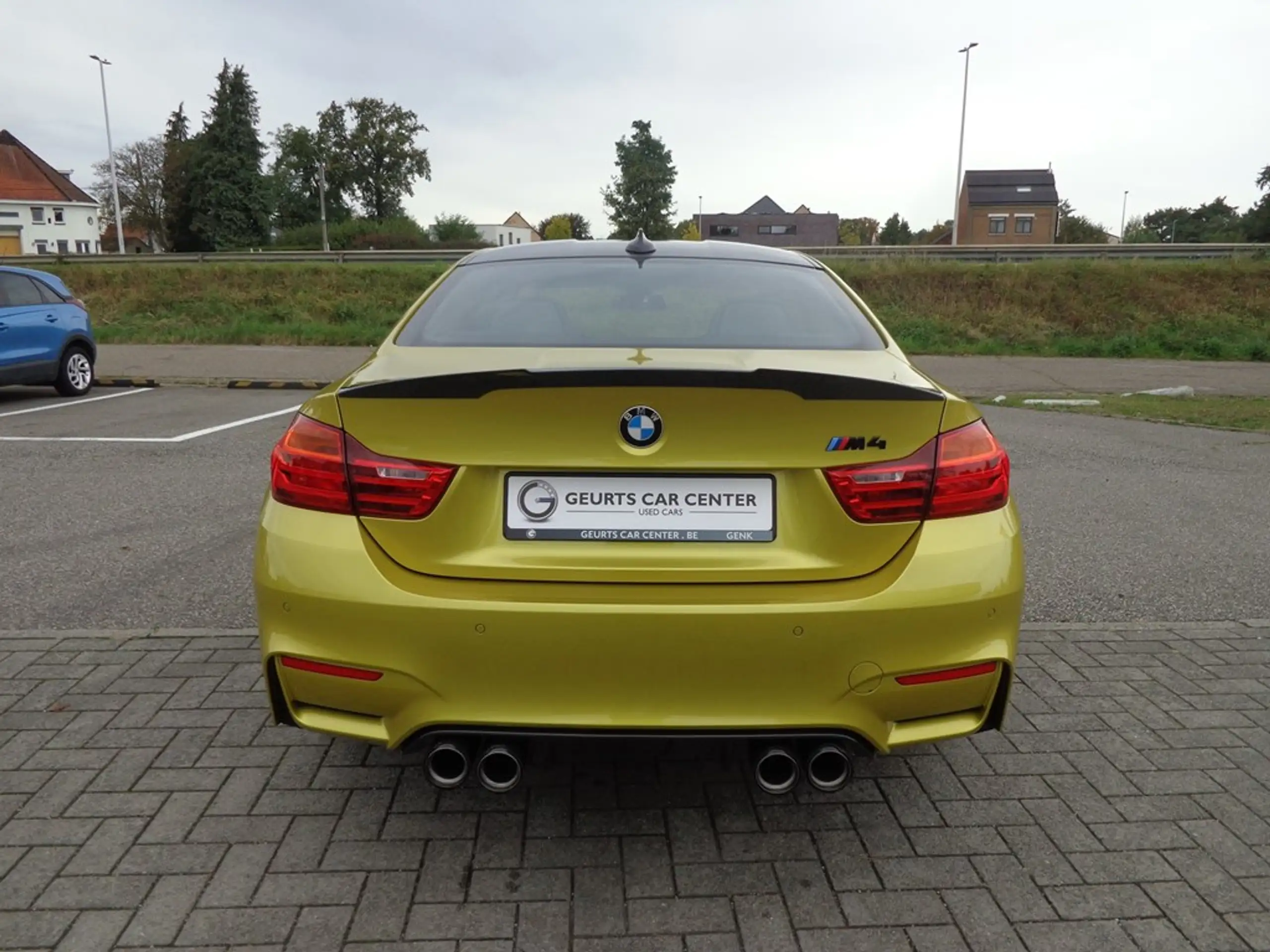 BMW - M4