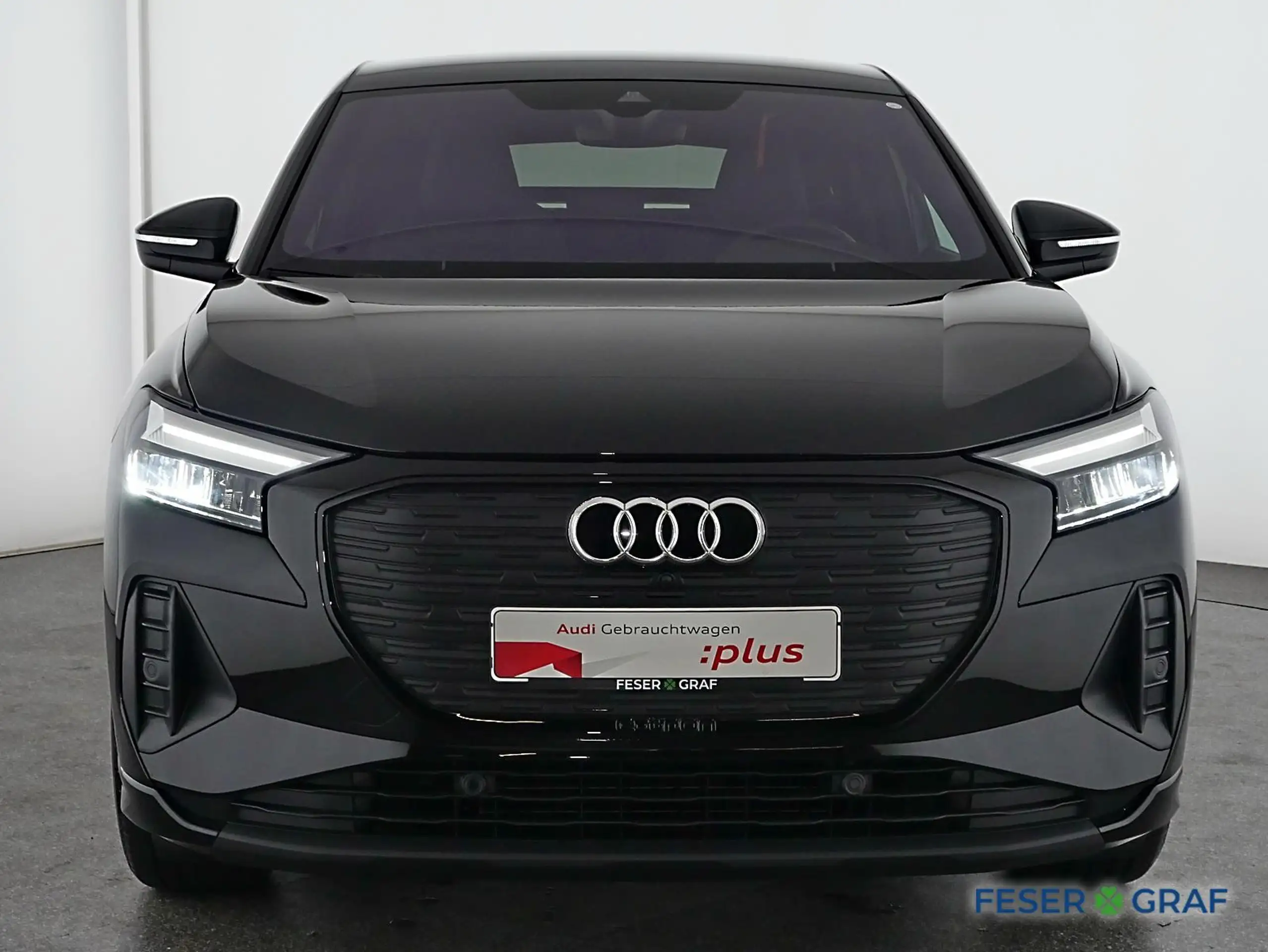 Audi - Q4 e-tron