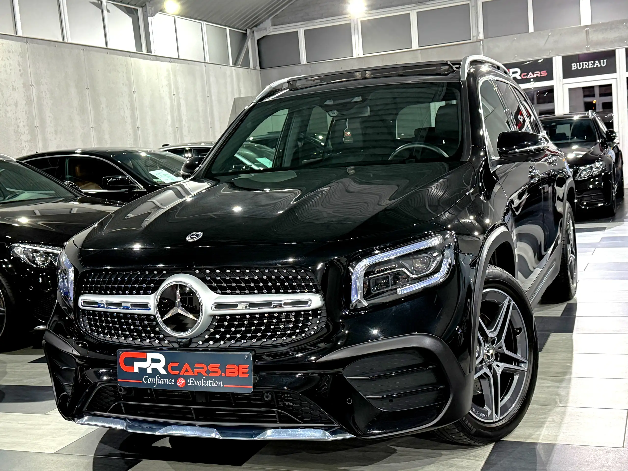 Mercedes-Benz GLB 200 2023