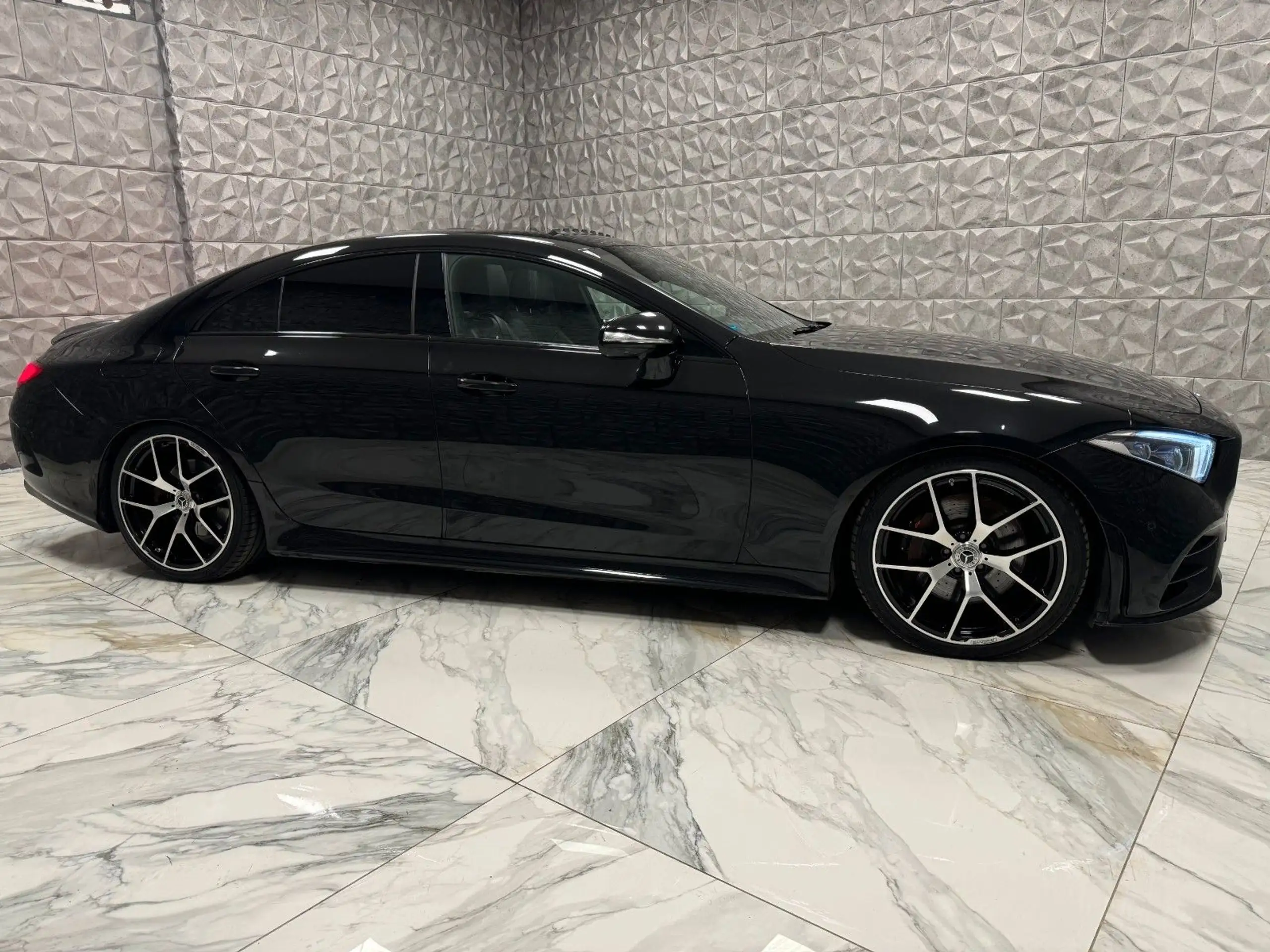 Mercedes-Benz - CLS 350