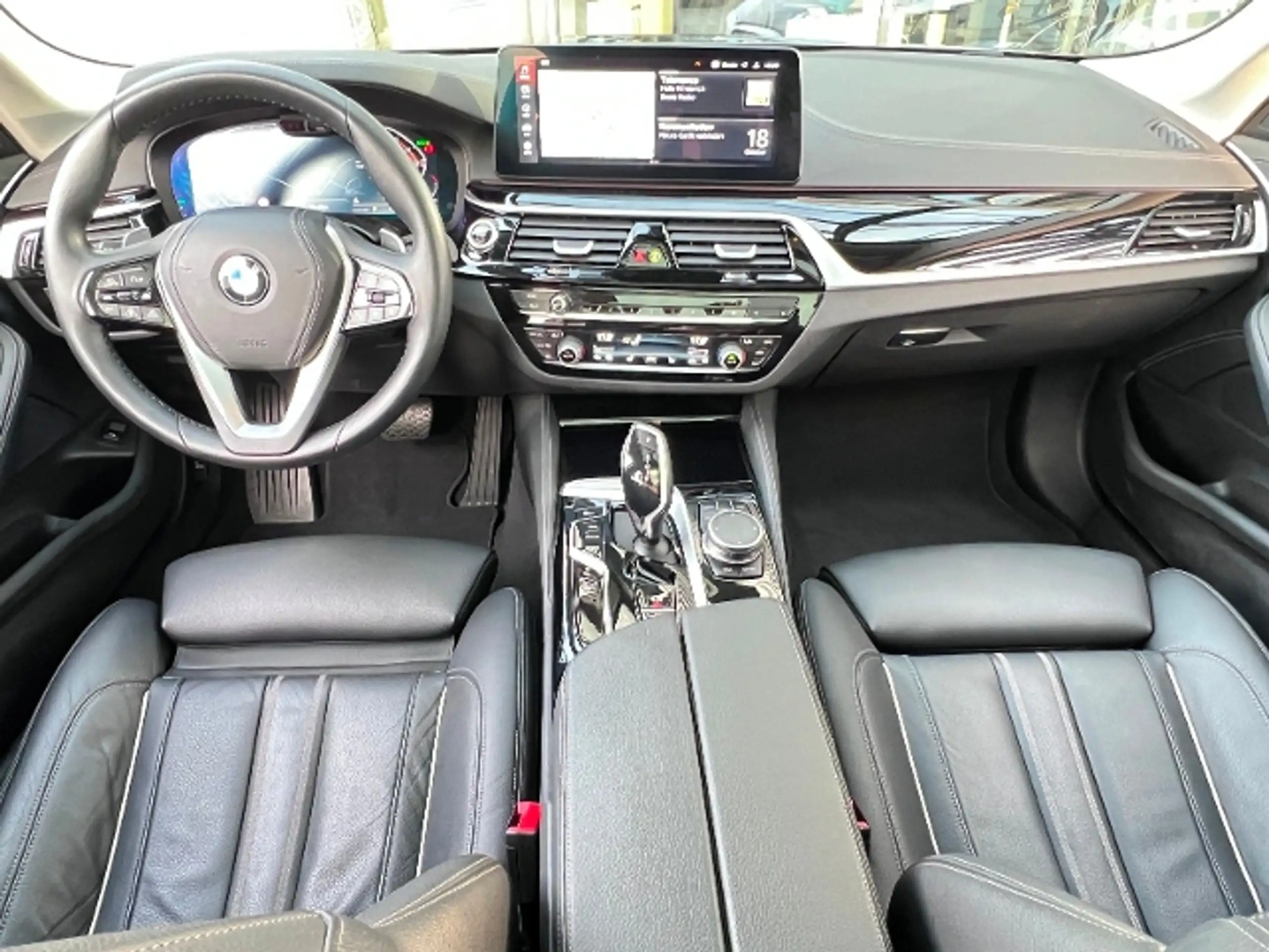 BMW - 530