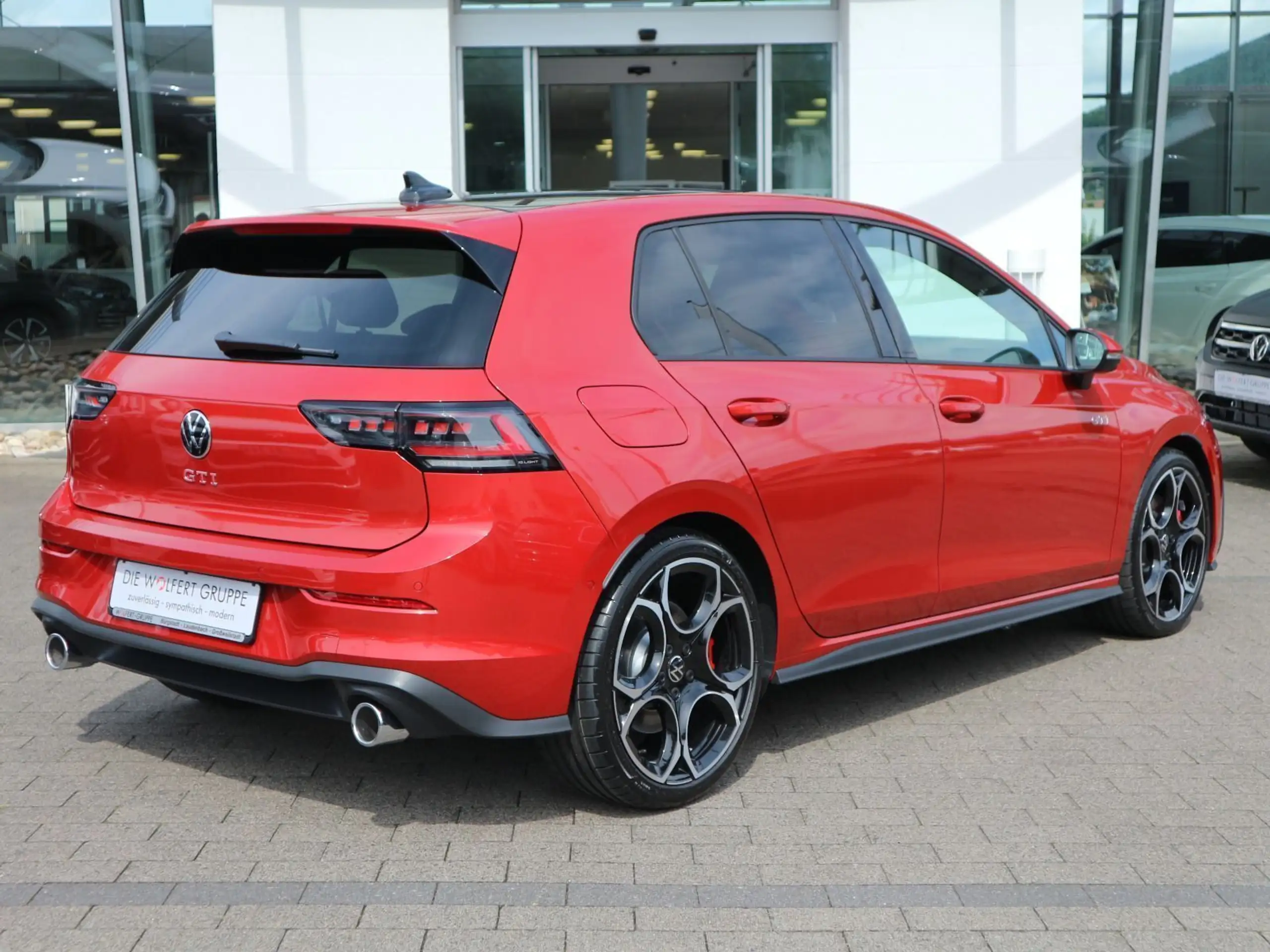 Volkswagen - Golf GTI