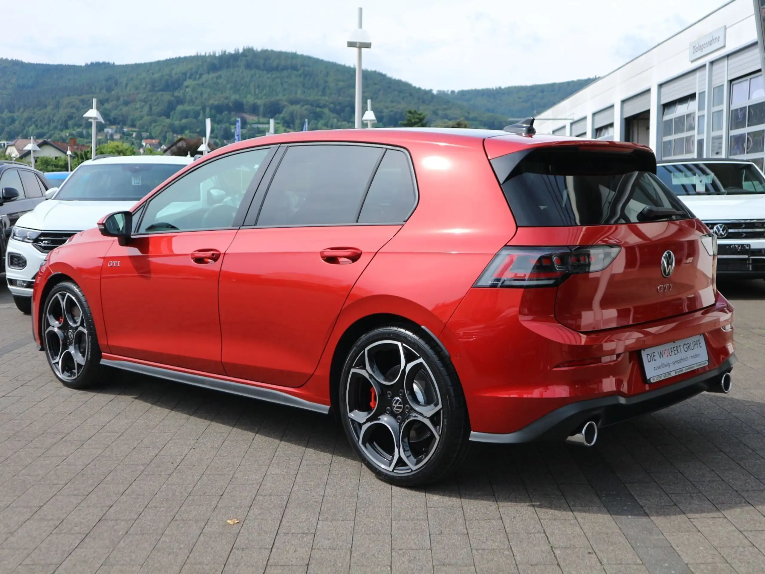 Volkswagen - Golf GTI