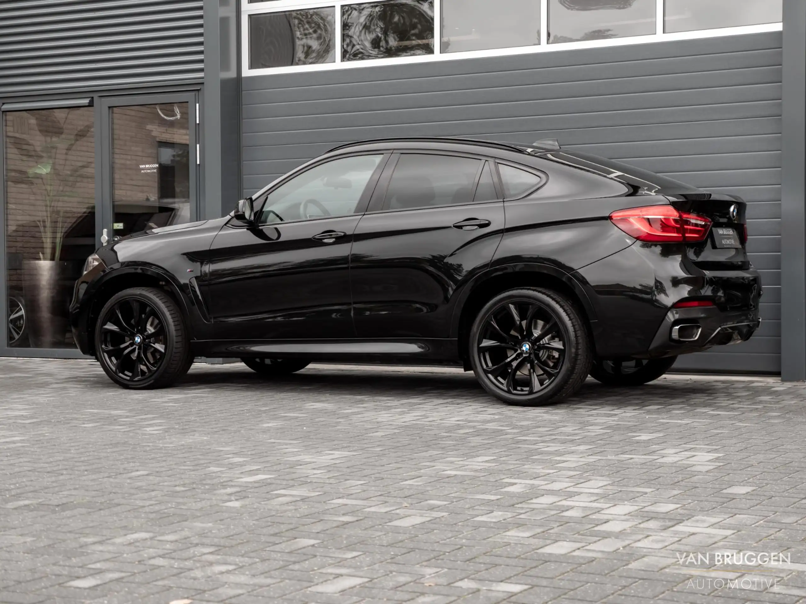 BMW - X6