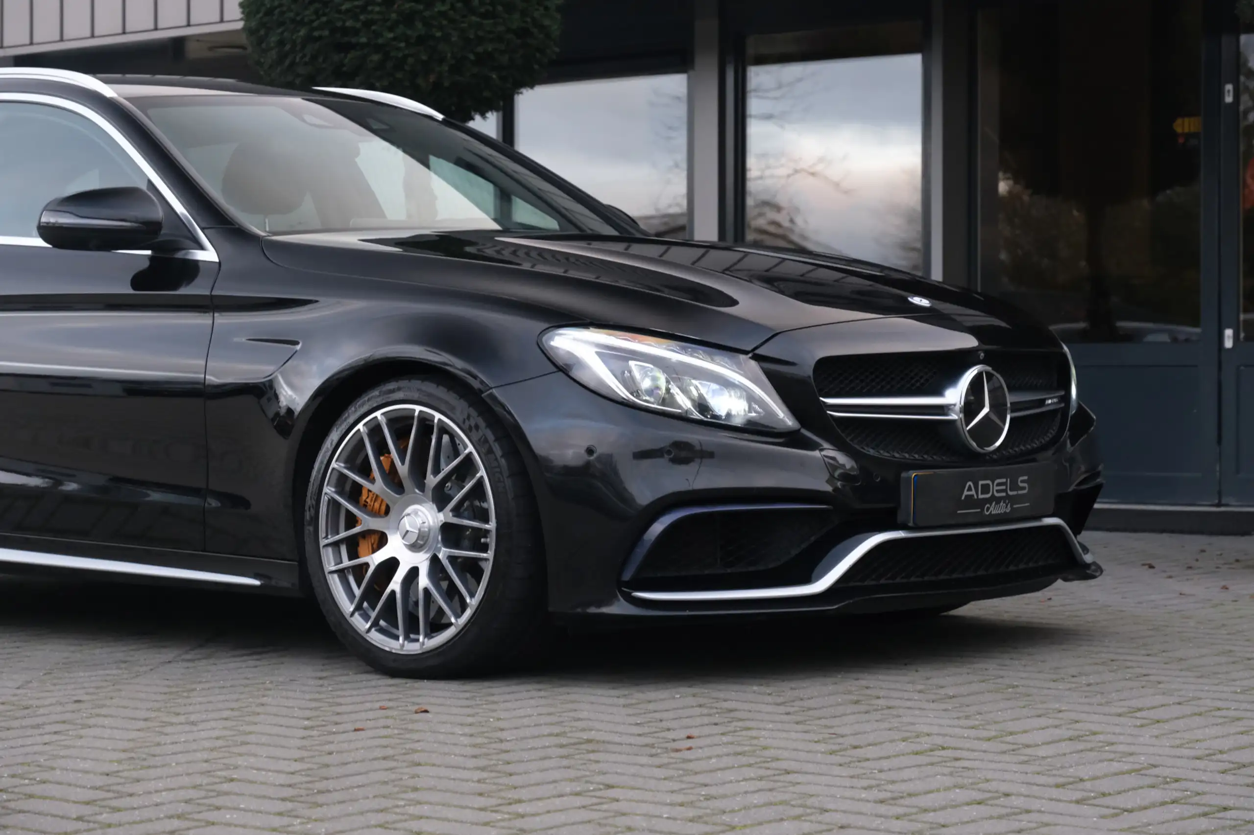 Mercedes-Benz - C 63 AMG