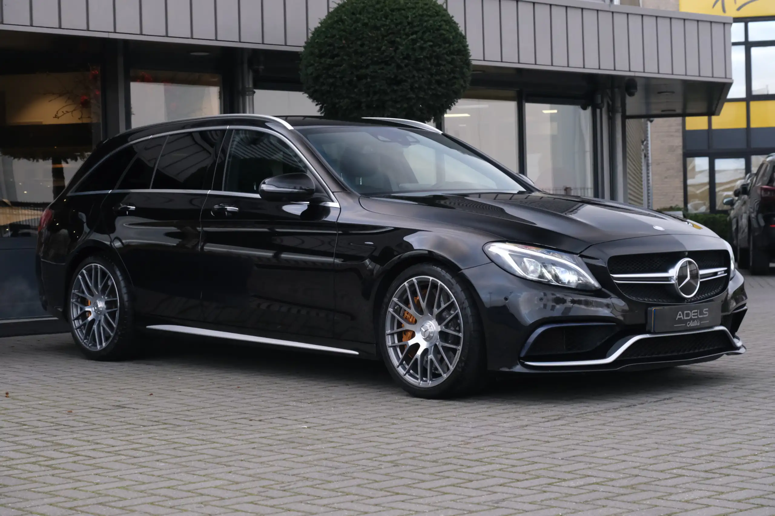 Mercedes-Benz - C 63 AMG