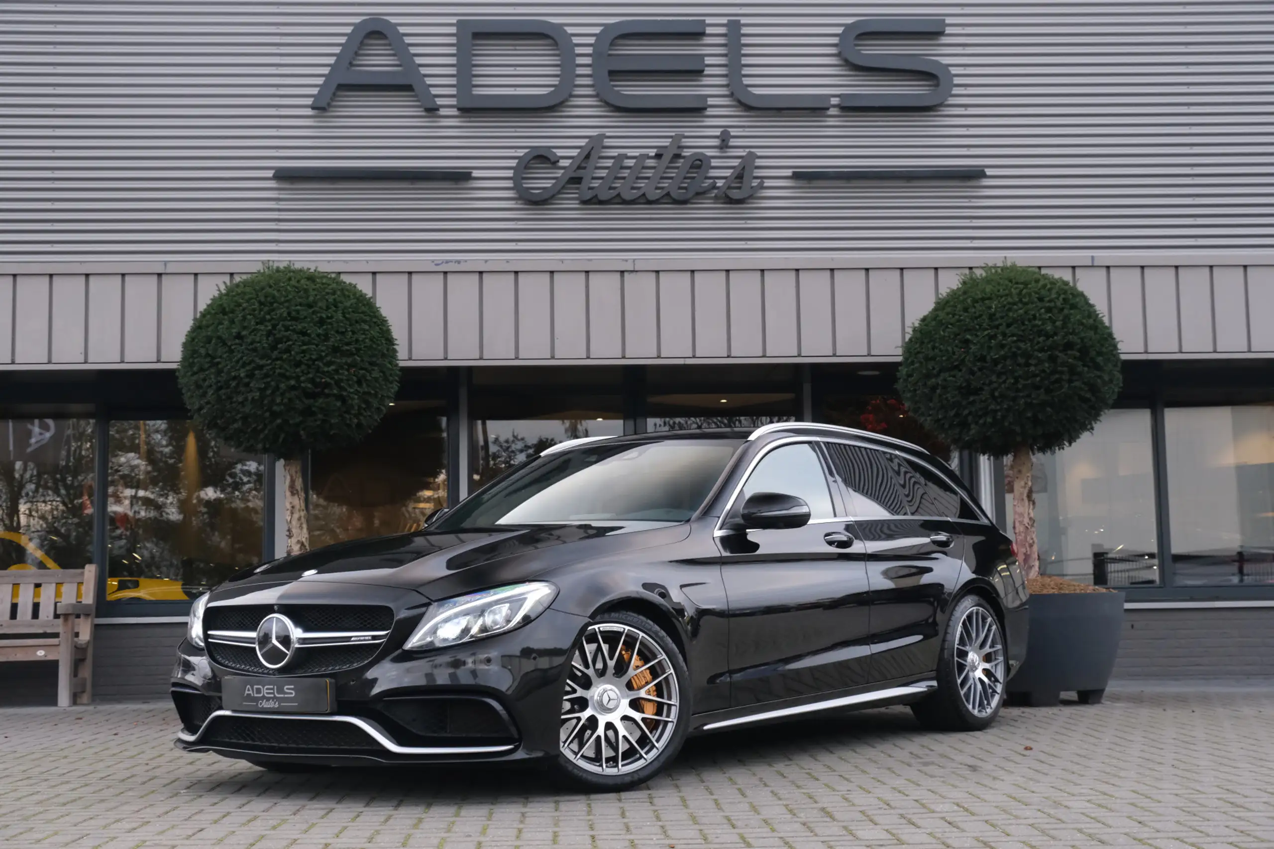 Mercedes-Benz - C 63 AMG