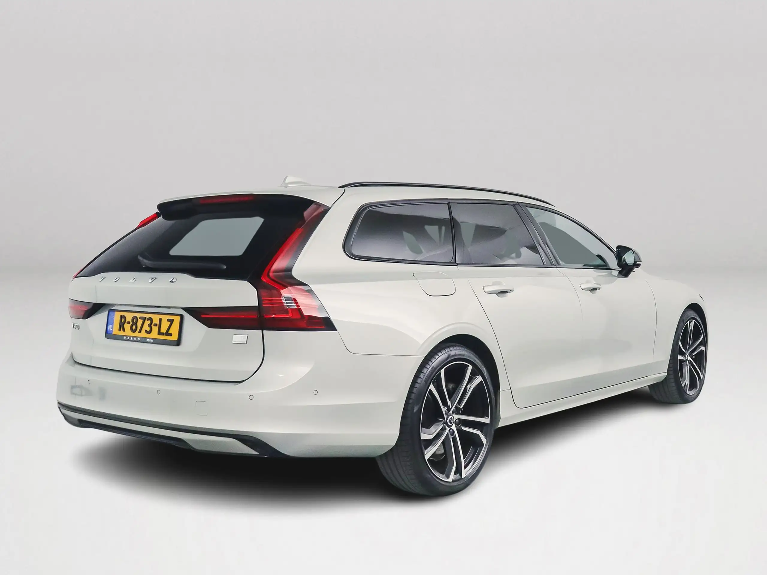 Volvo - V90